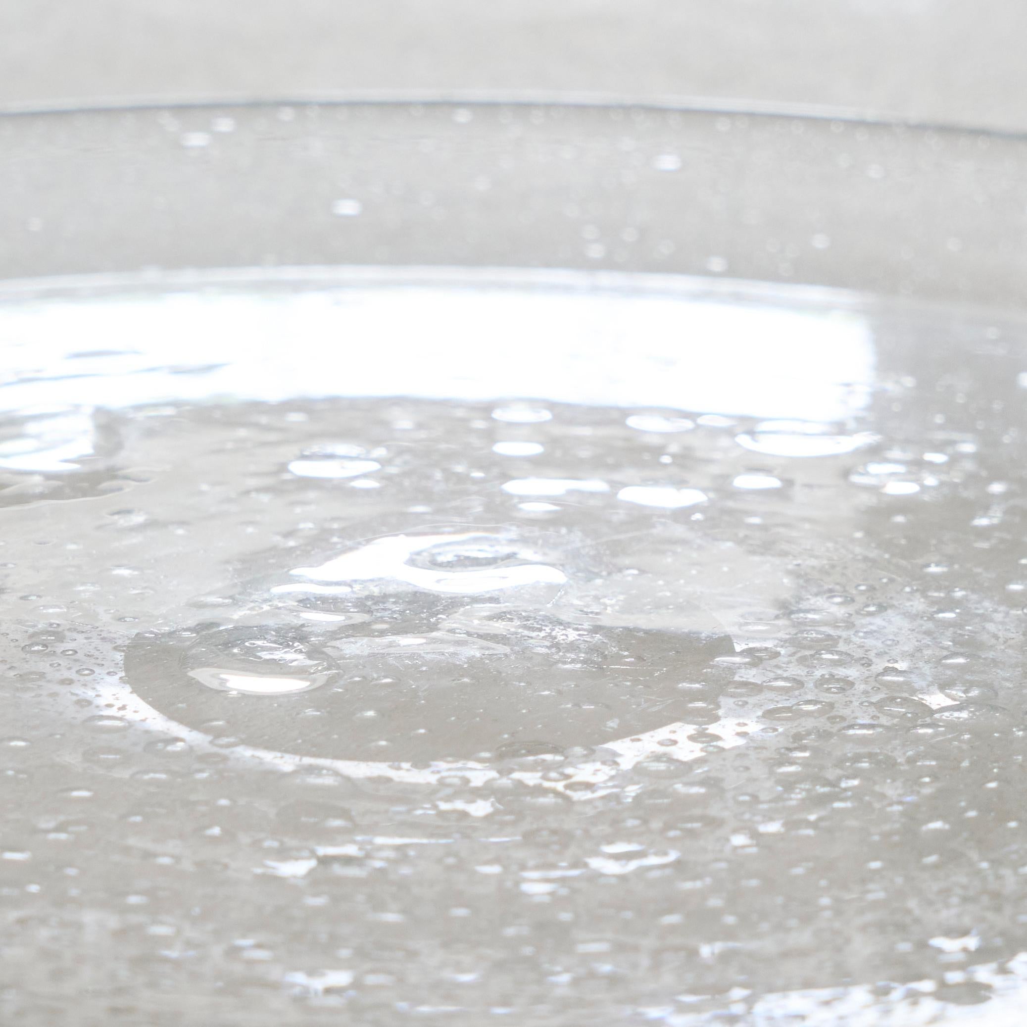 Large Daum France Glass Platter with Bubbles Mid 20th Century Hecho a mano en venta