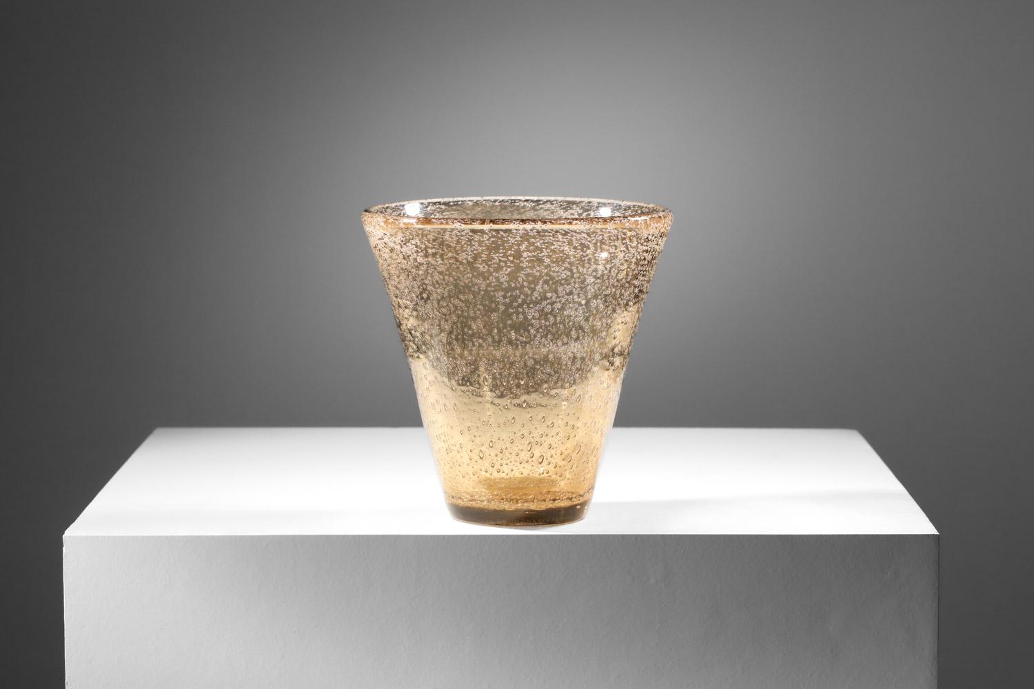 Metà XX secolo Grande vaso svasato Lorraine Nancy in vetro a bolle con croce di Lorena 1940 in vendita