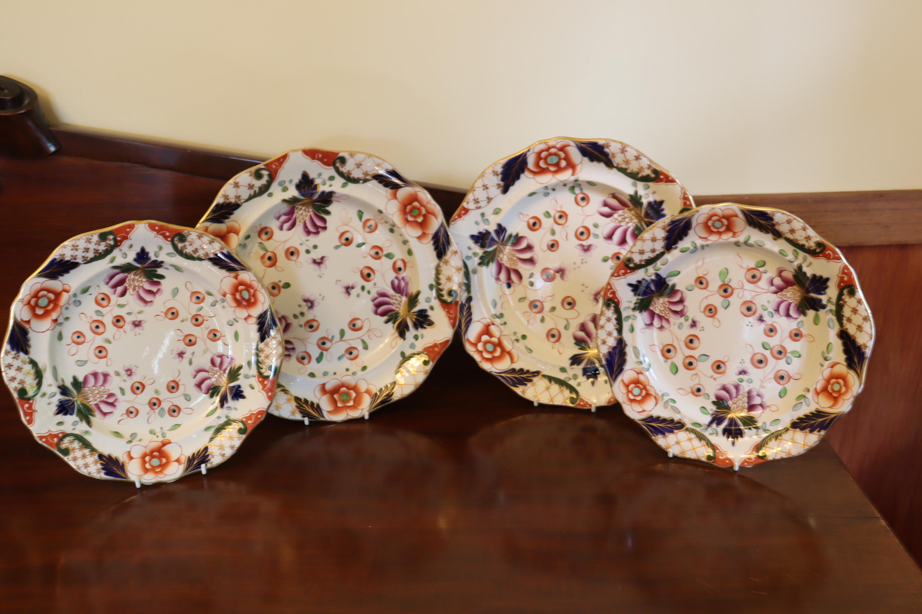Early 19th Century Large Davenport soup tureen with platter and four plates For Sale