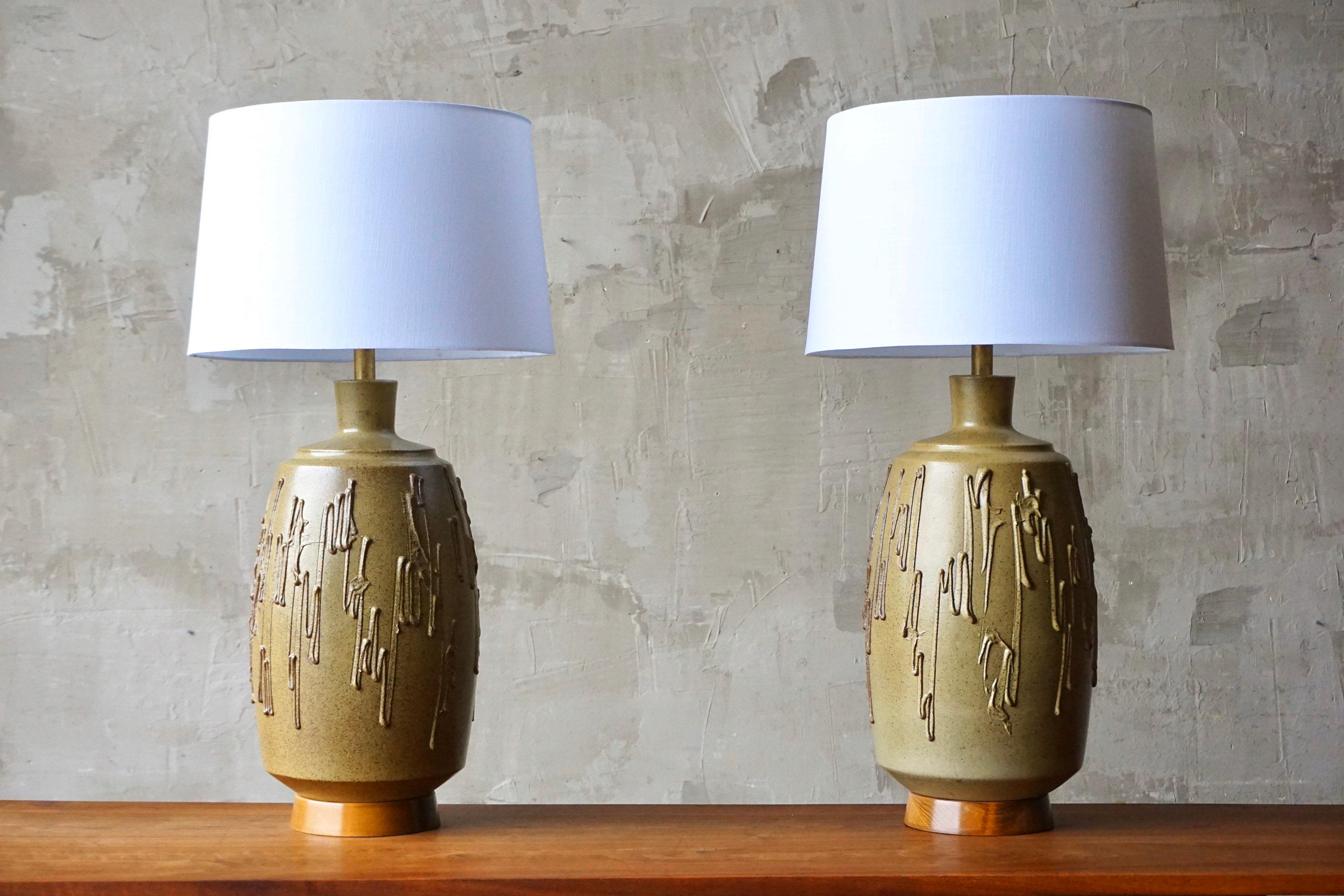 Large David Cressey Ceramic Table Lamps In Excellent Condition For Sale In Merced, CA