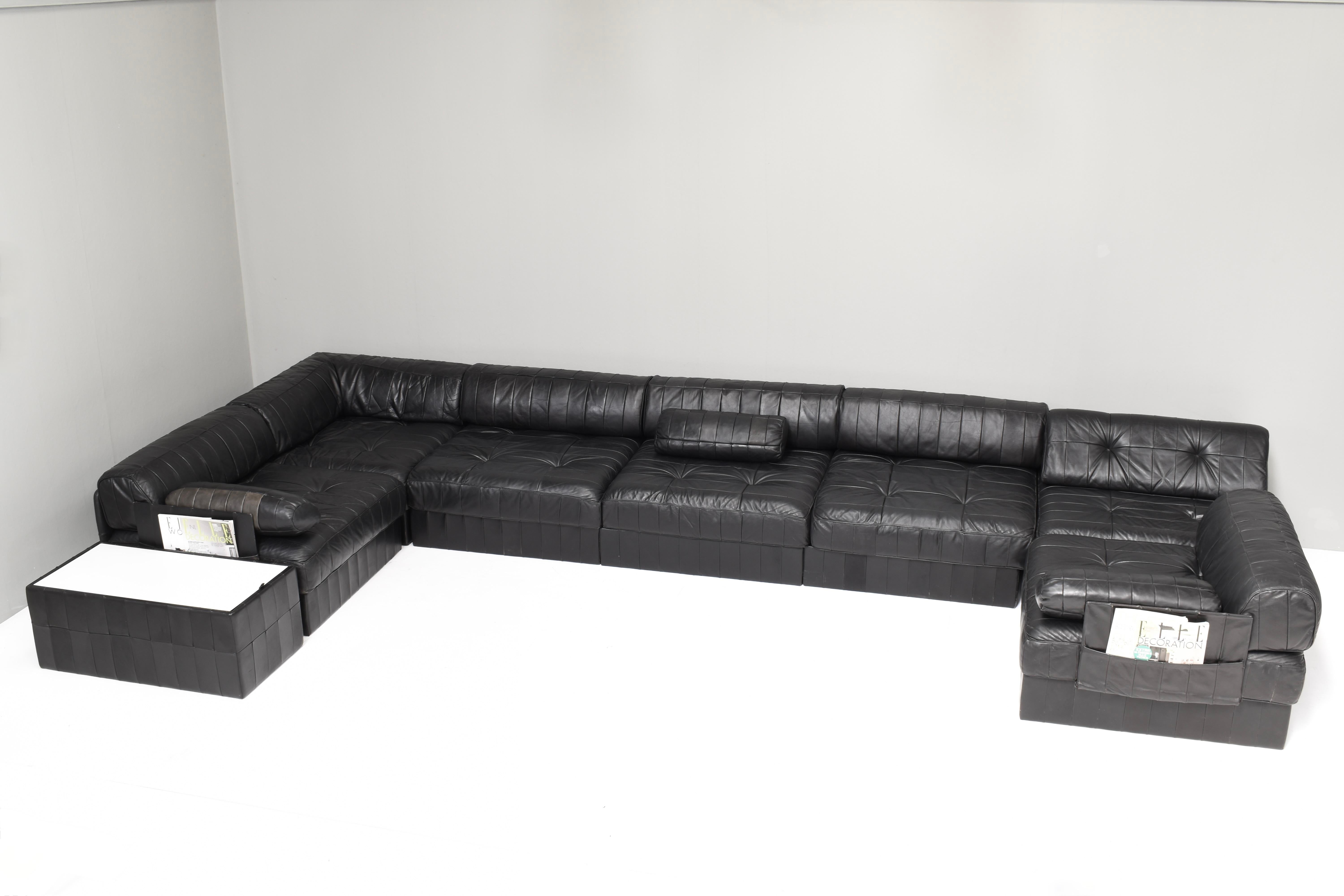 Mid-Century Modern Large De Sede DS-88 Sectional Sofa in Black Leather, Switzerland, 1970's For Sale