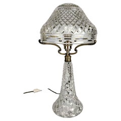 Grande lampe de table en verre taillé déco