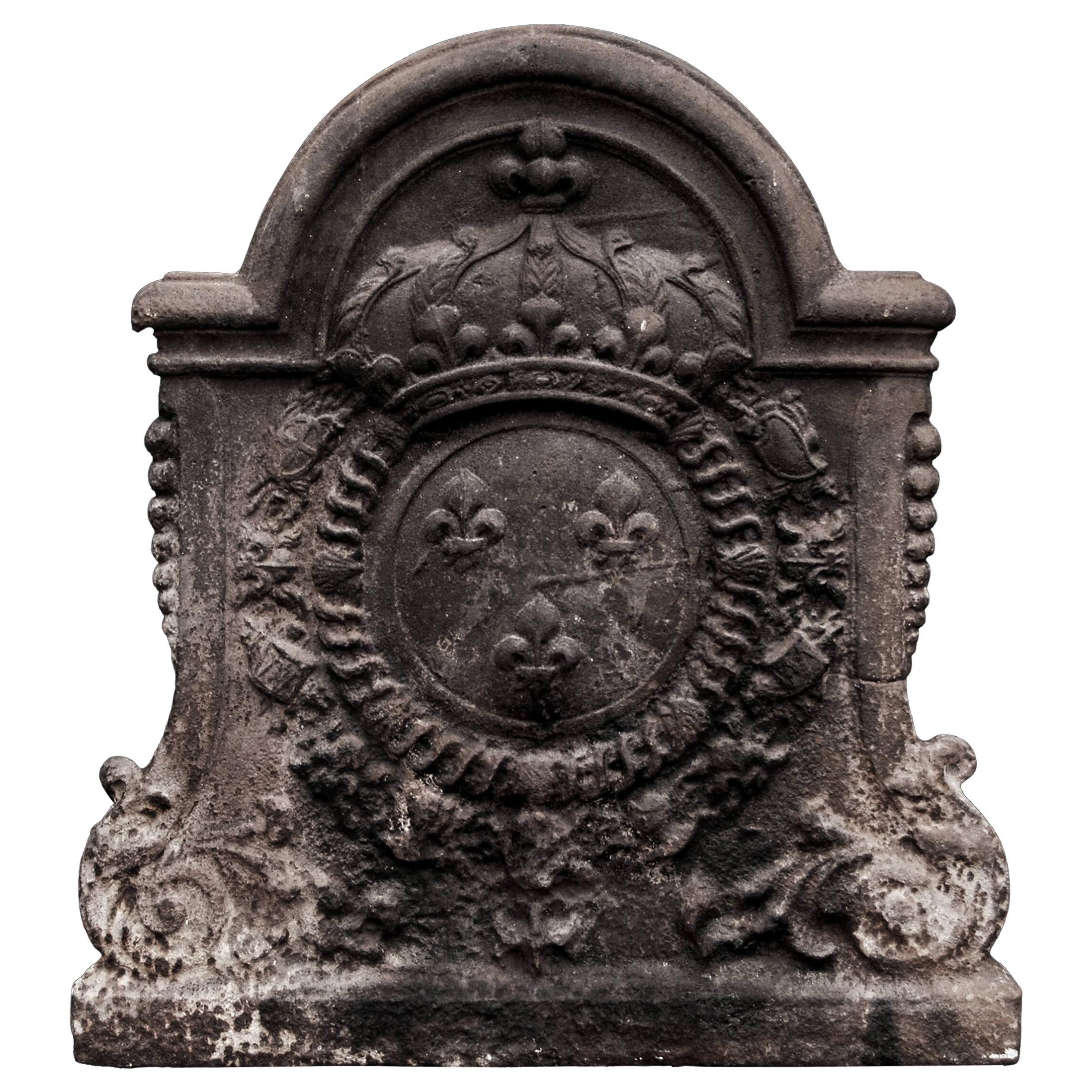 Grande plaque de cheminée décorative en fonte ancienne en vente
