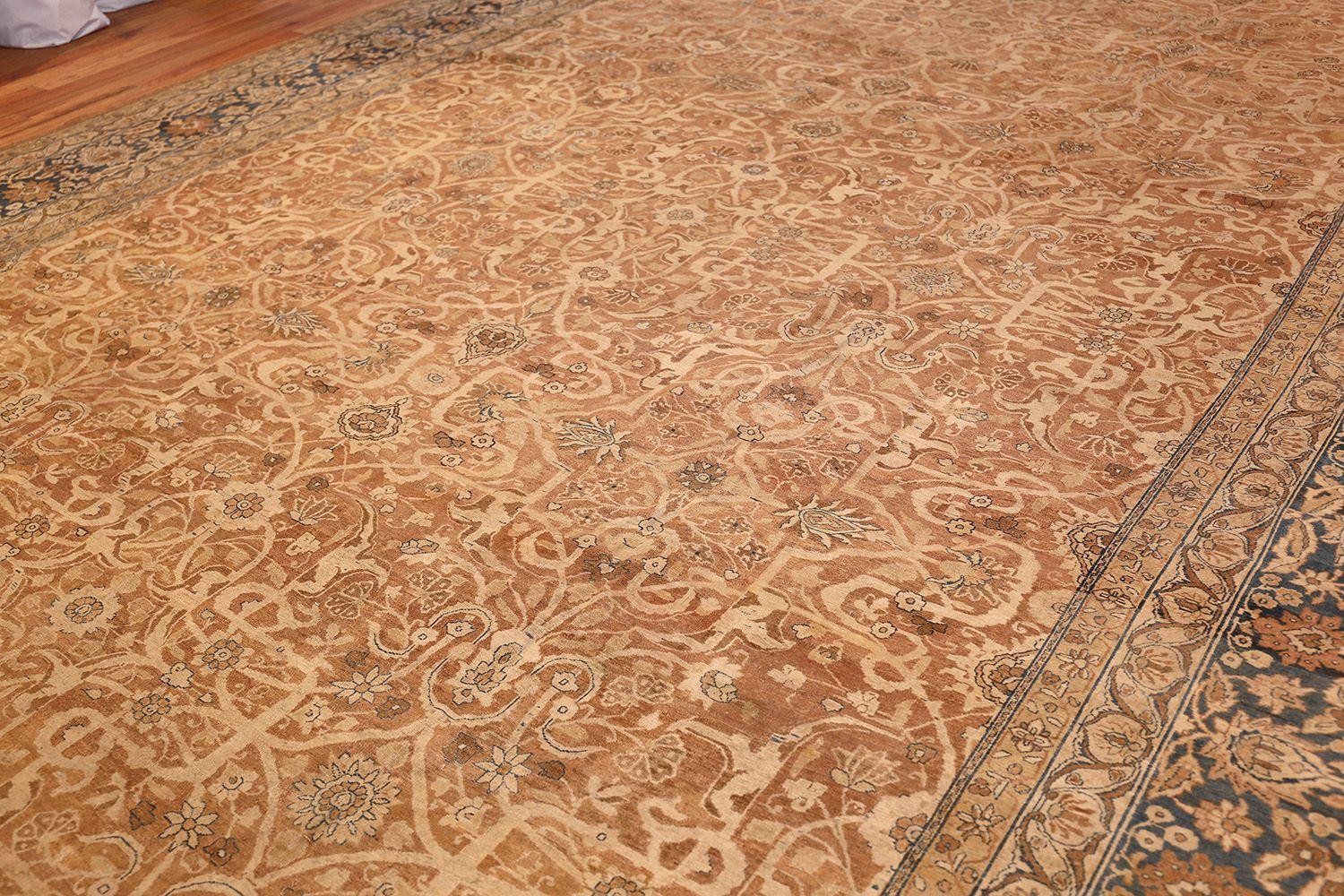 Antiker persischer Lavar Kerman-Teppich. 11 ft 6 in x 18 ft (19. Jahrhundert) im Angebot