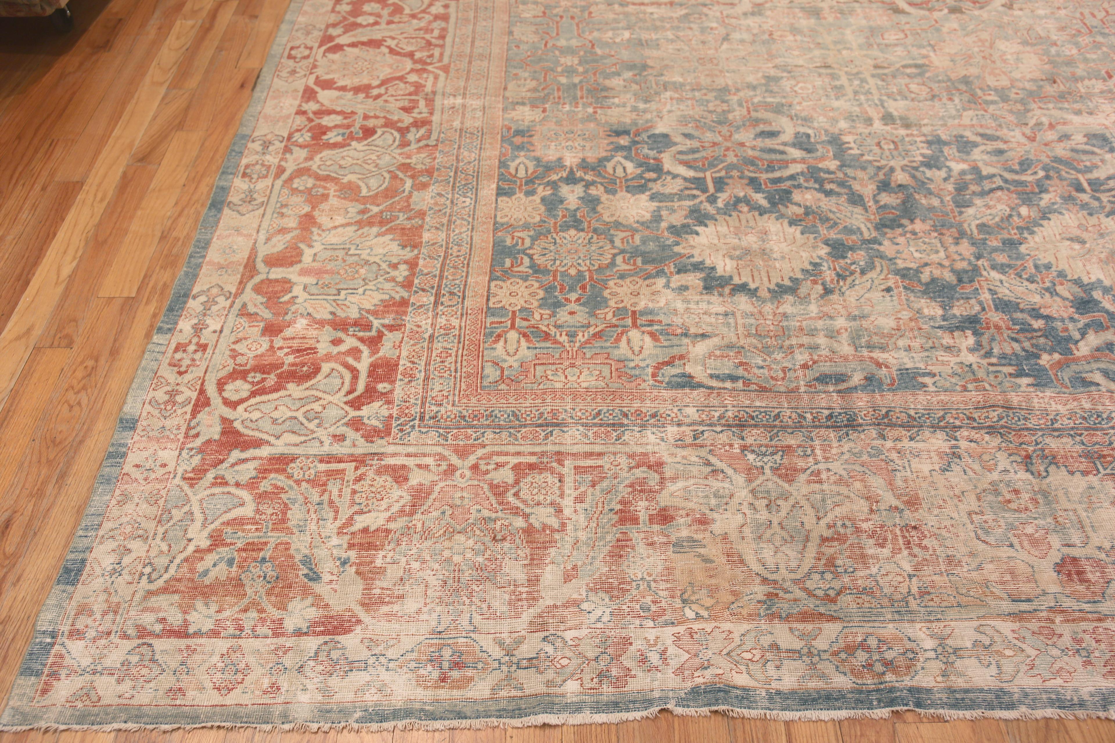 Large Decorative Antique Persian Shabby Chic Sultanabad Rug 11' x 17' In Distressed Condition For Sale In New York, NY