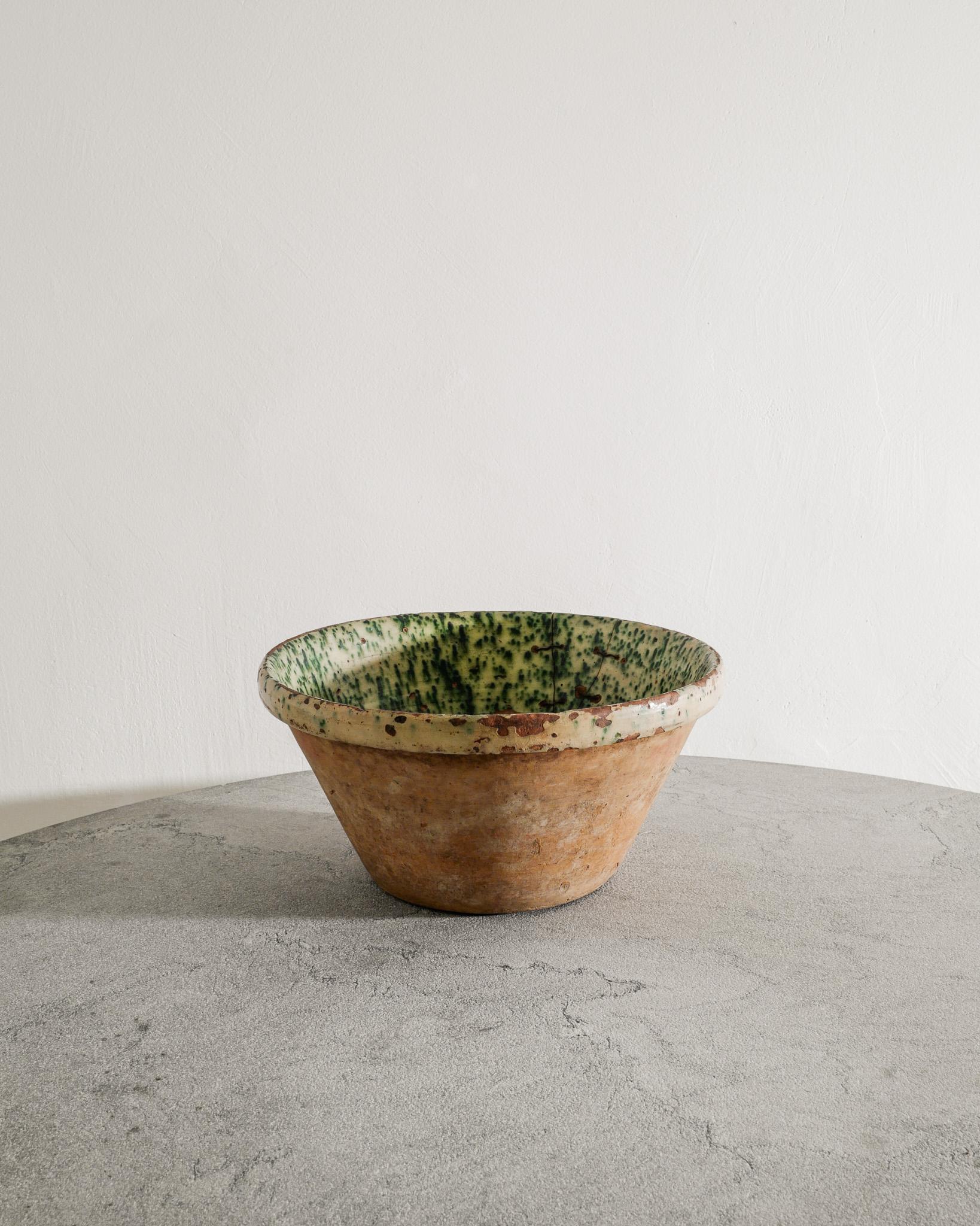 Scandinave moderne Grand bol décoratif ancien en terre cuite rustique danoise en grès, années 1800 en vente