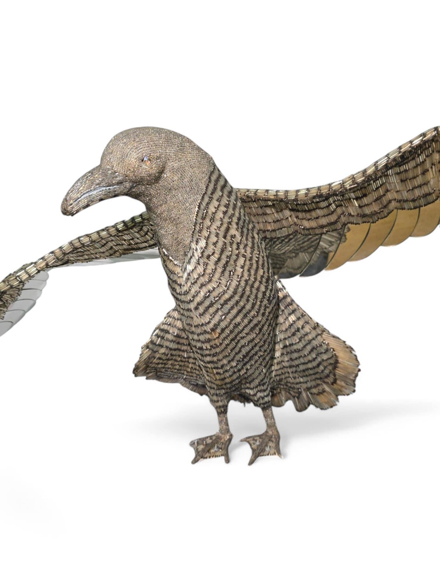 Uccello decorativo di grandi dimensioni con perline di vetro e specchi - 20° secolo in vendita 6