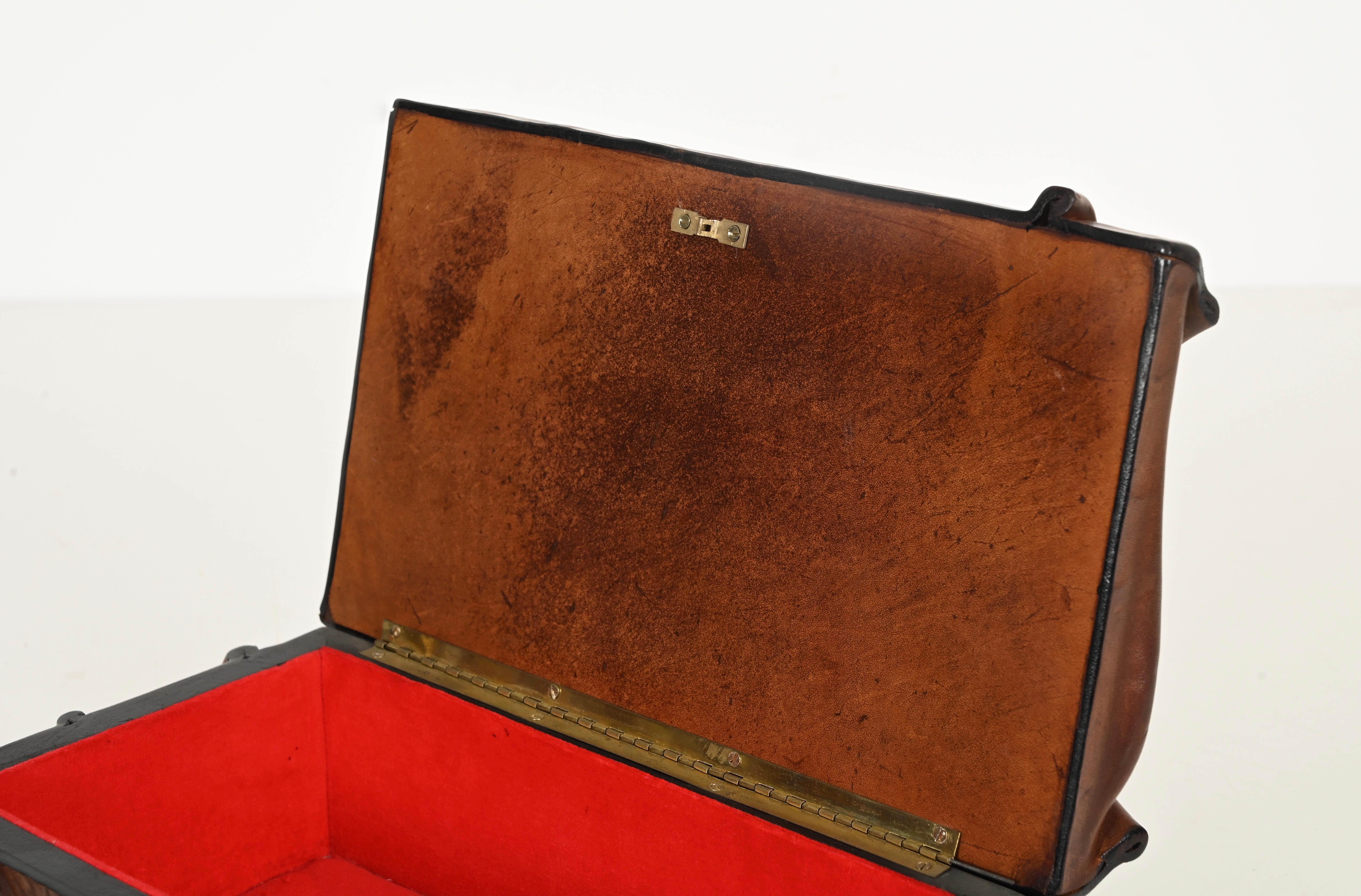 Large Decorative Box in Draped Leather and Brass, Adnet Style, Italy 1960s For Sale 9