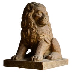 Grande sculpture de lion décorative en bois sculpté