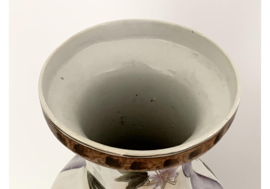 Gran jarrón decorativo de cerámica china con pájaros en venta 2