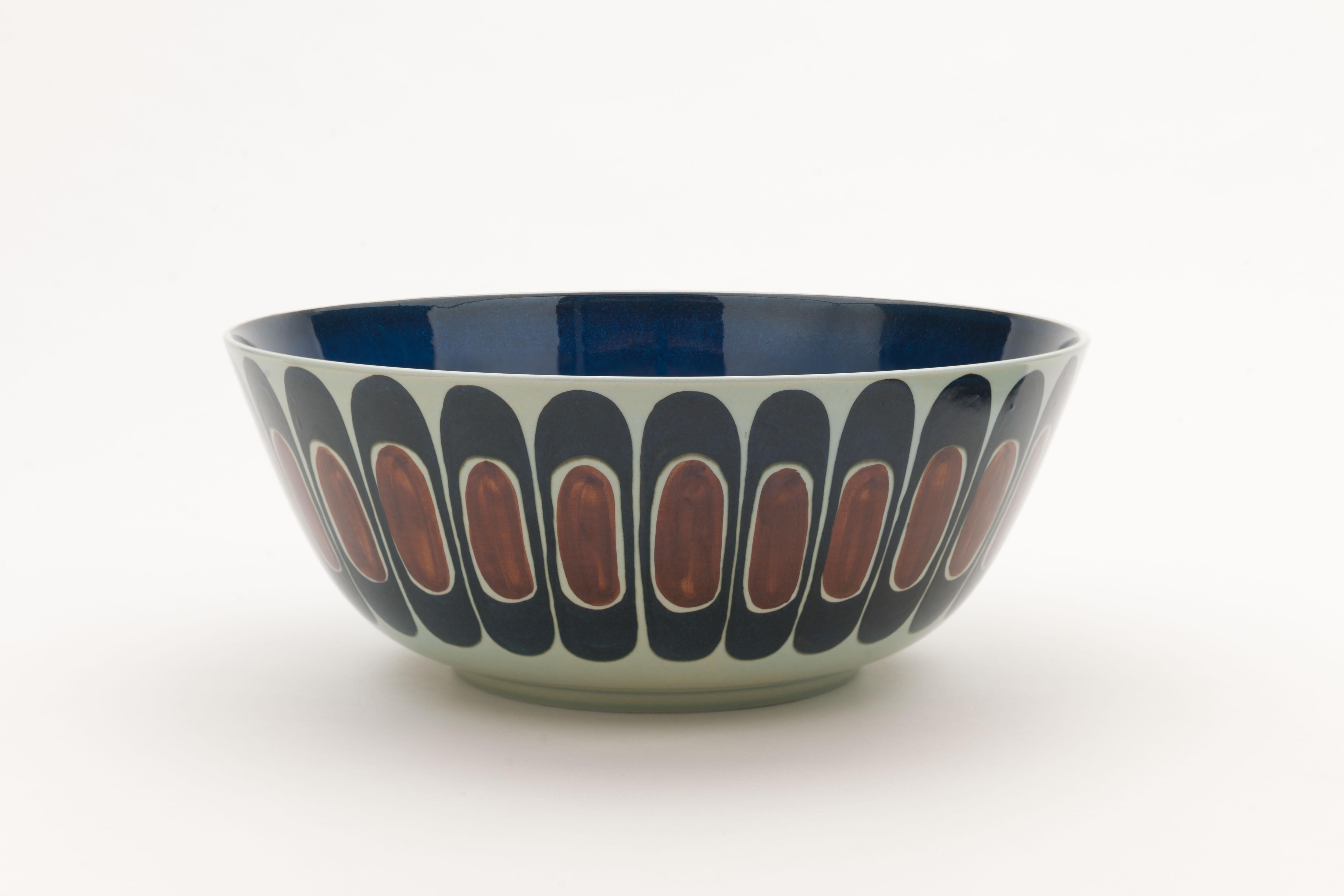 Large Decorative Ceramic Royal Copenhagen Fajance Bowl by Inge Lise Koefoed In Good Condition In Utrecht, NL