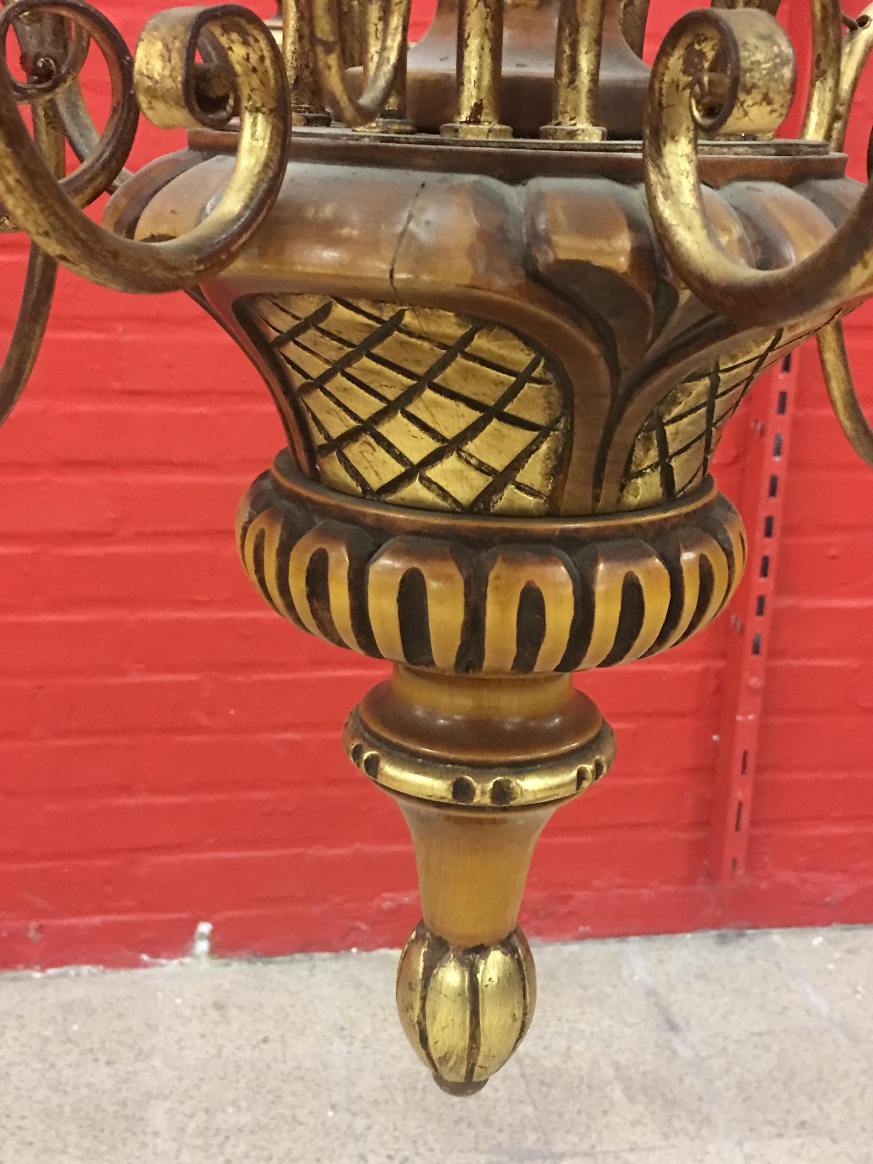 Large Decorative Chandelier in Wood and Gilded Iron, circa 1950 For Sale 1