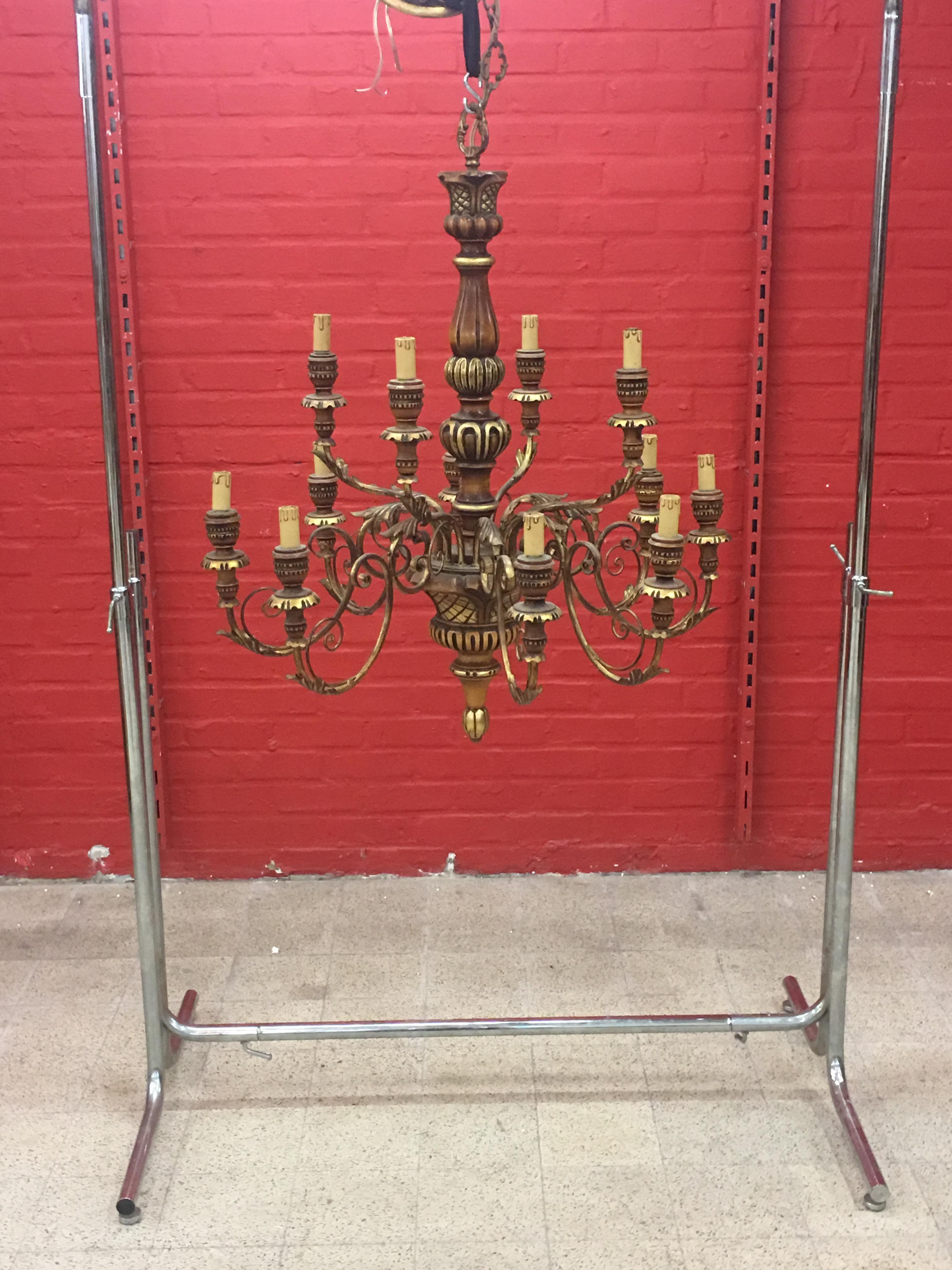 Large Decorative Chandelier in Wood and Gilded Iron, circa 1950 In Good Condition For Sale In Saint-Ouen, FR