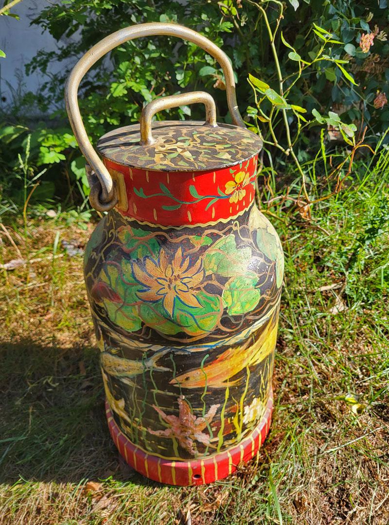 Mid-Century Modern Grand vase décoratif allemand vintage en fonte peint à la main, en forme de bouteille de lait, 1950 en vente