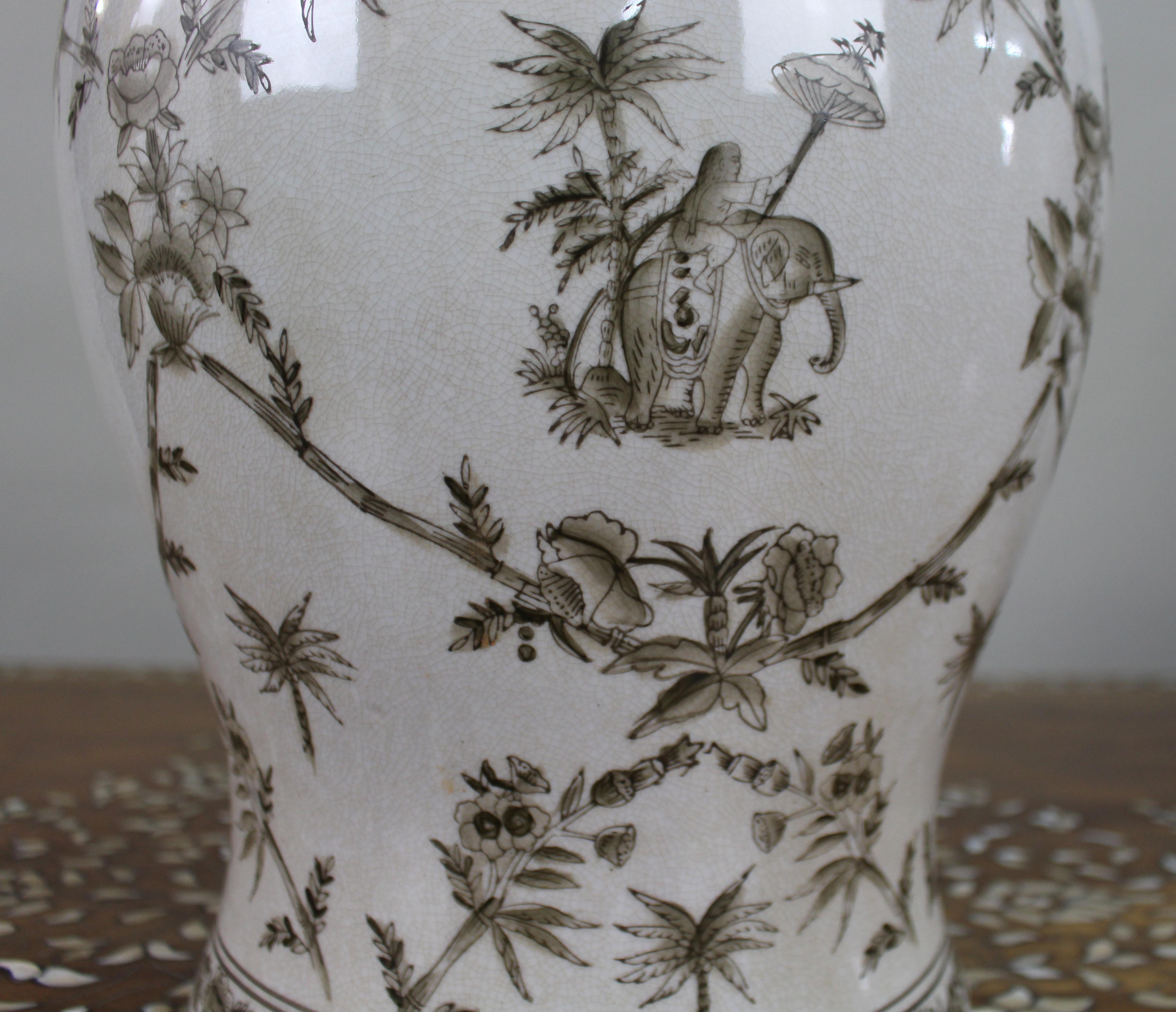 Grande jarre décorative à couvercle A Janes en vente 1