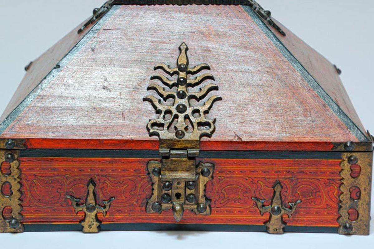 Gran joyero de teca lacada y latón India 1900 Latón en venta