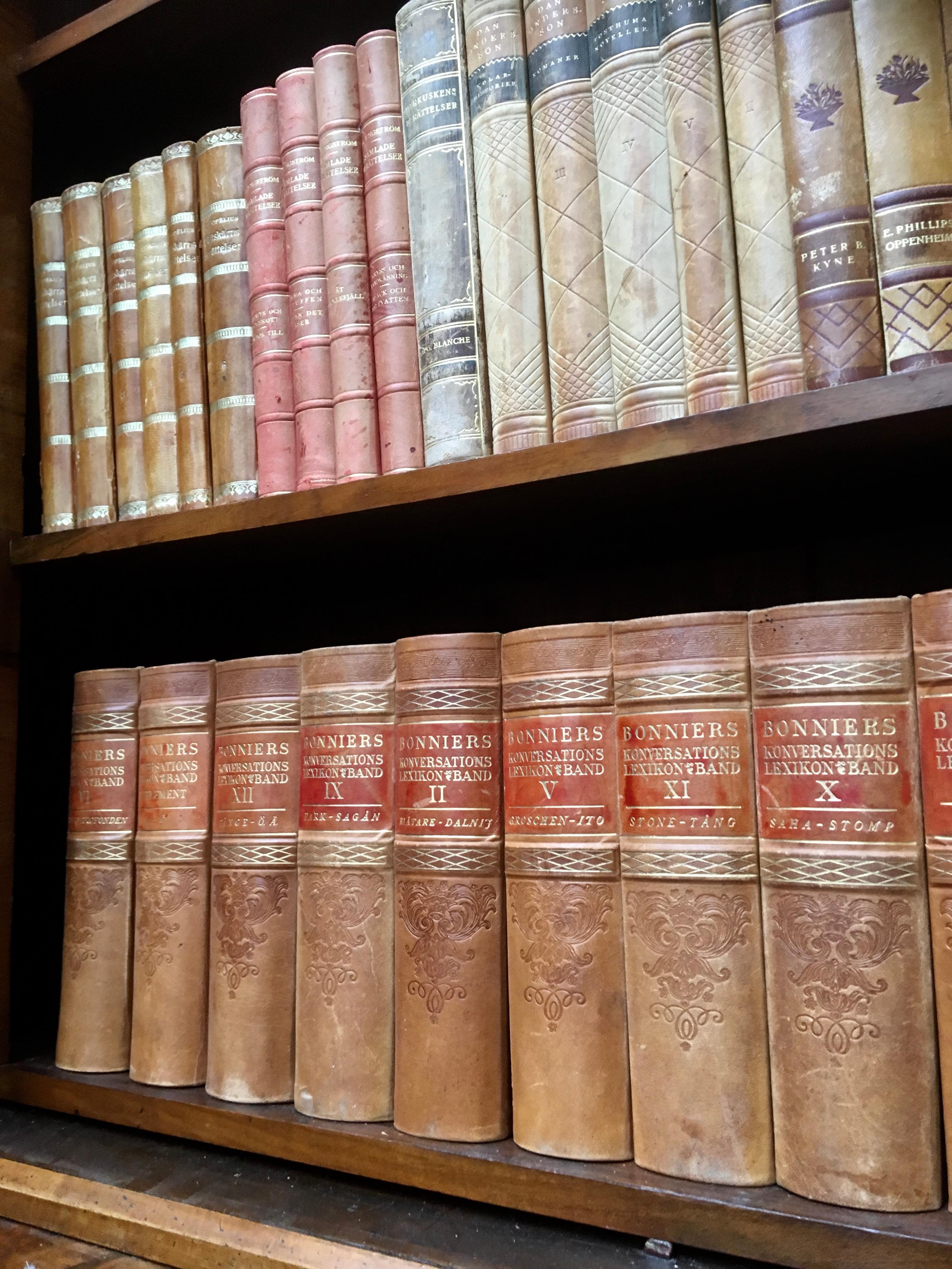 Swedish Scandinavian Antique Leather-Bound Books, 2000 Books in Brown And Red Available For Sale