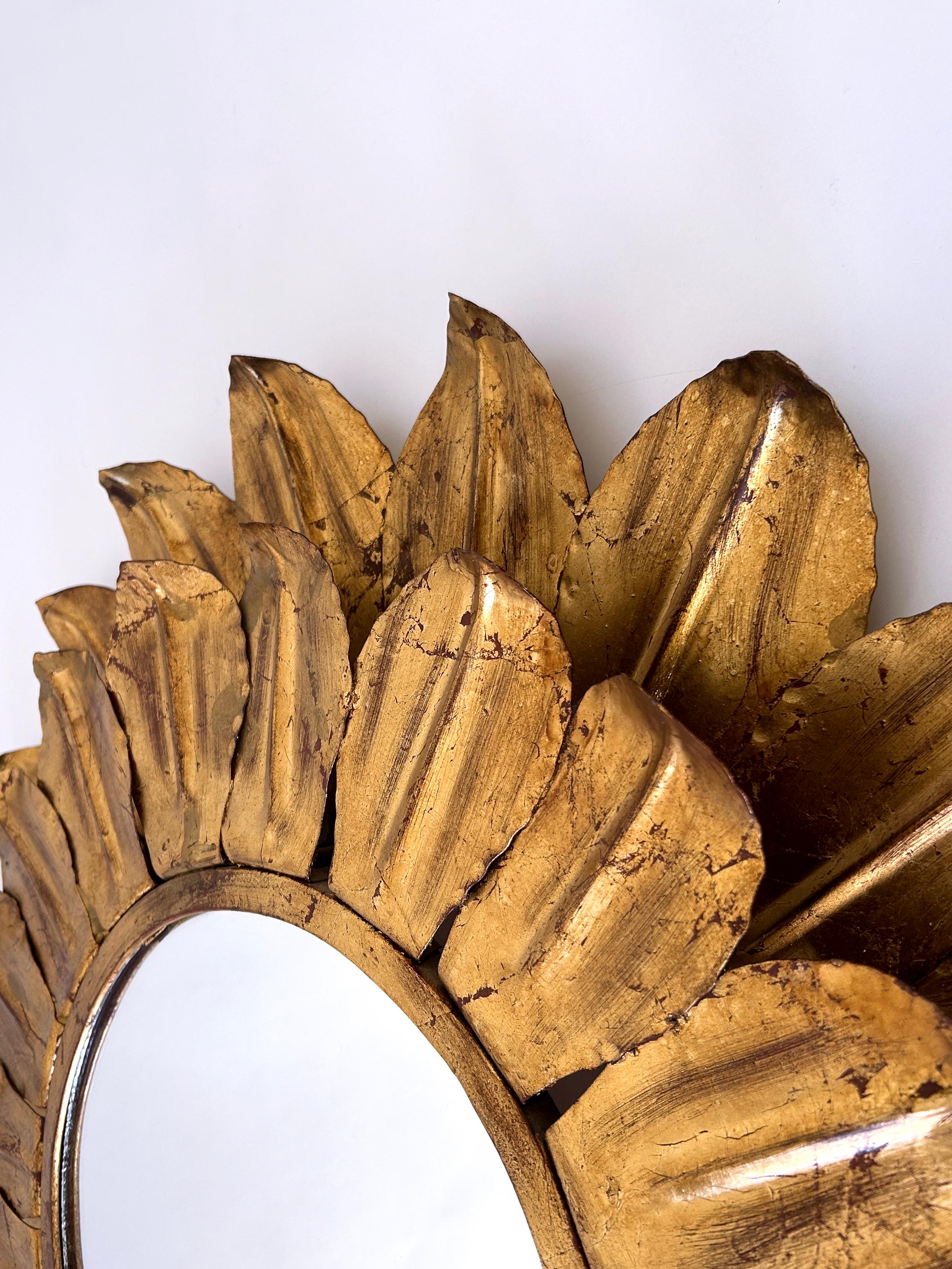 Grand miroir mural décoratif en forme de tournesol, datant du milieu du siècle dernier et éclairé par l'arrière, Allemagne, années 1960 en vente 6