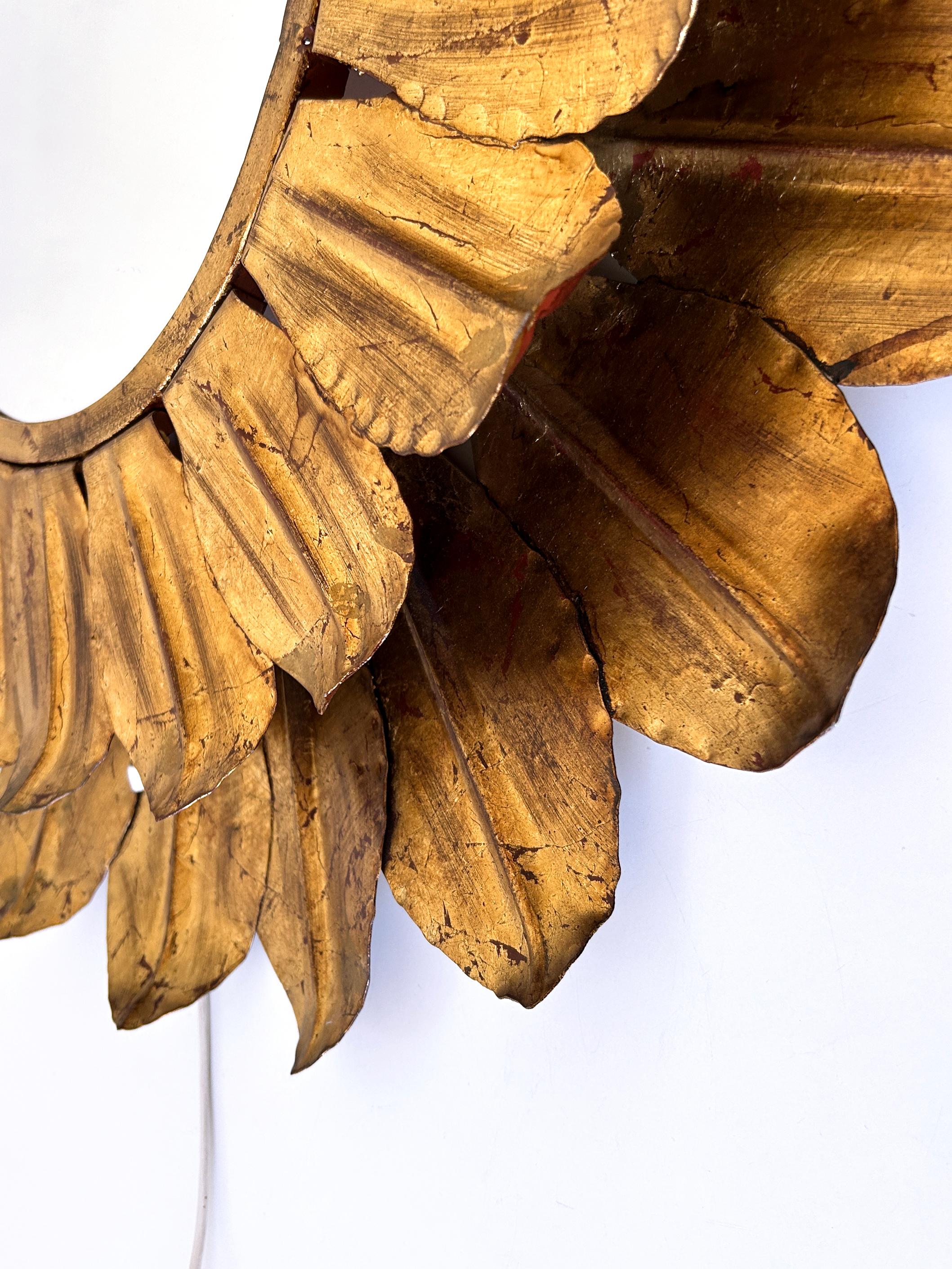 Grand miroir mural décoratif en forme de tournesol, datant du milieu du siècle dernier et éclairé par l'arrière, Allemagne, années 1960 en vente 8