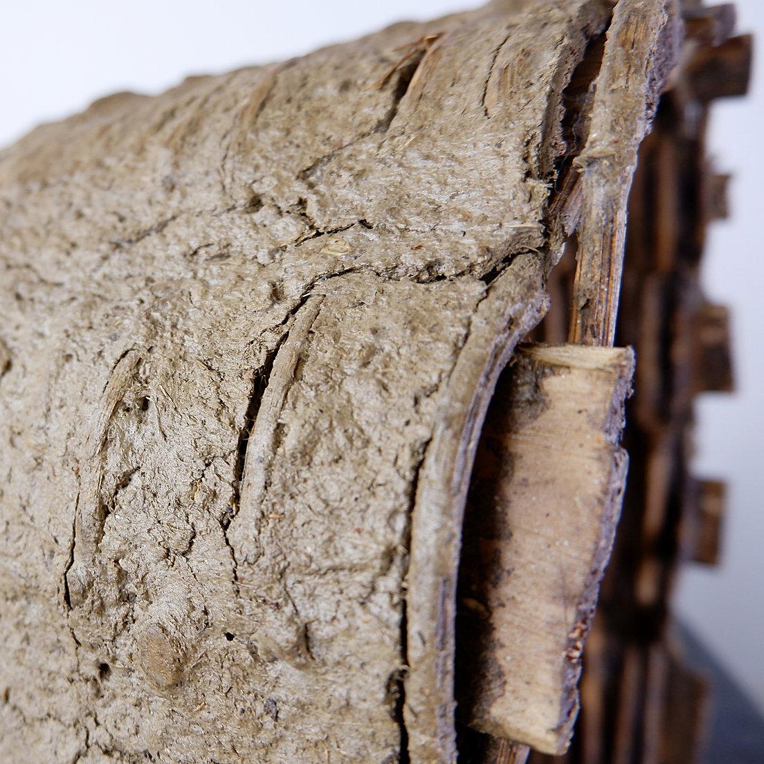Grande cage de hive traditionnelle ancienne en osier et « Torchis » en vente 5