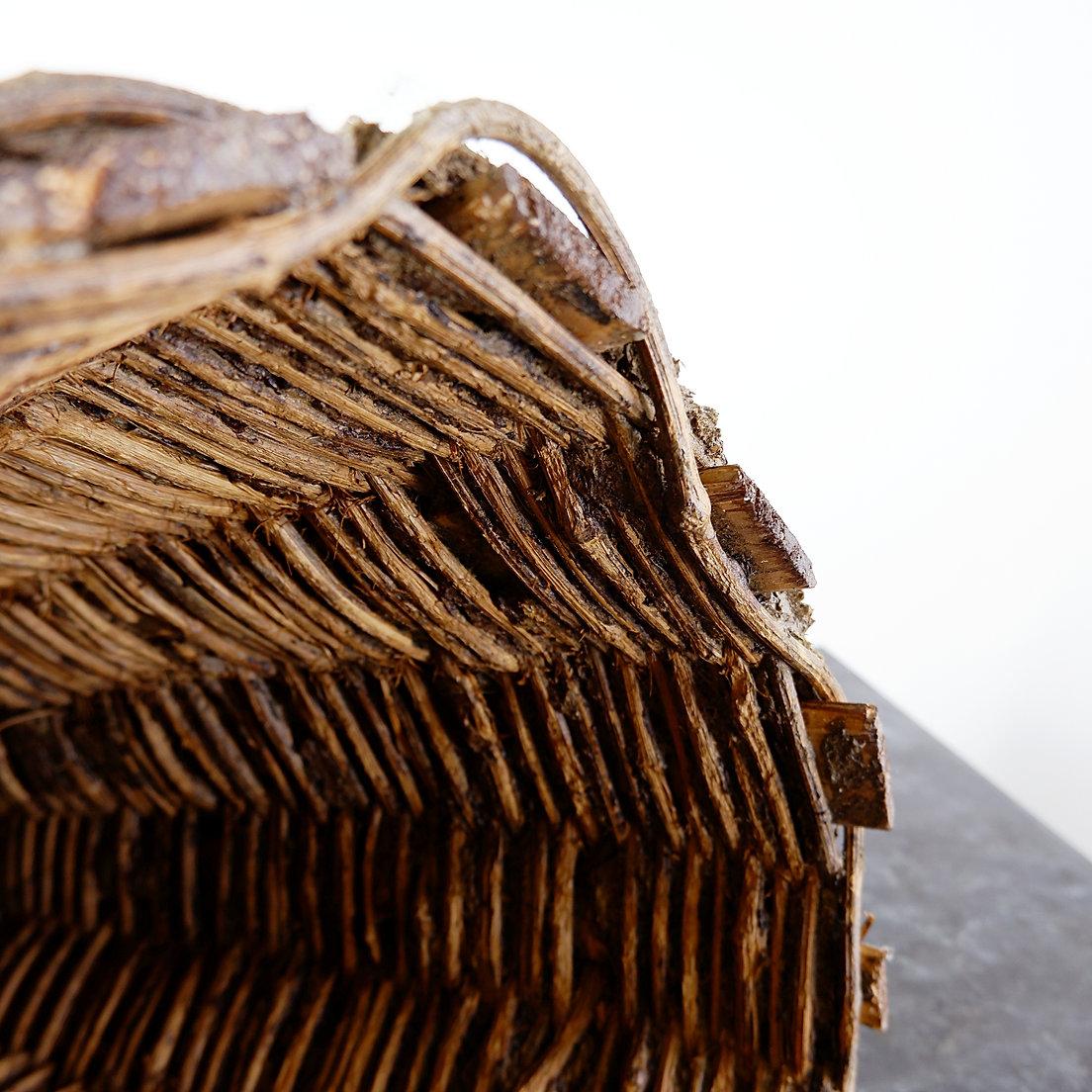 Grande cage de hive traditionnelle ancienne en osier et « Torchis » en vente 7