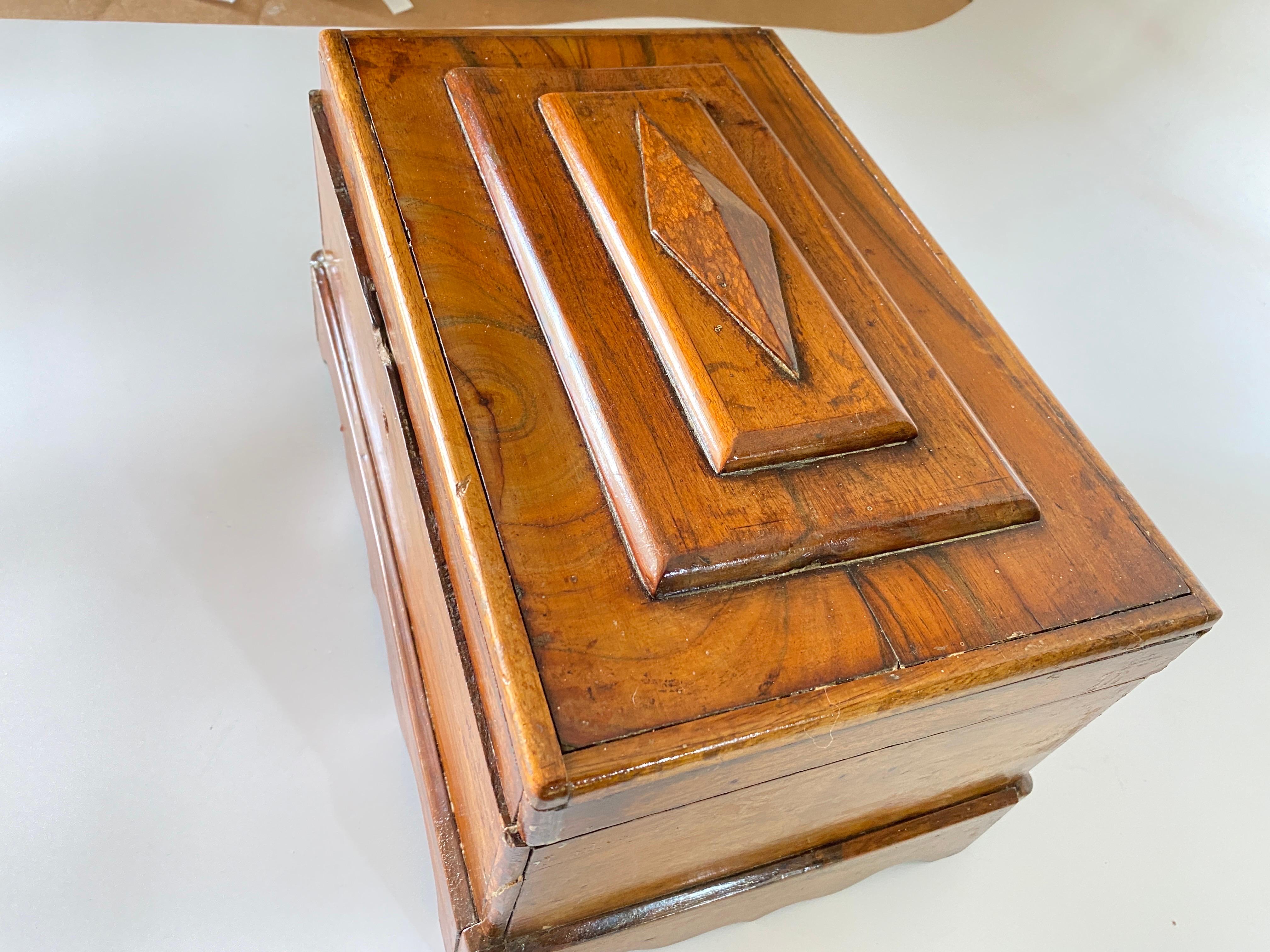 Large Decorative or Jewelry Box, in Wood, England, 19th Century For Sale 6