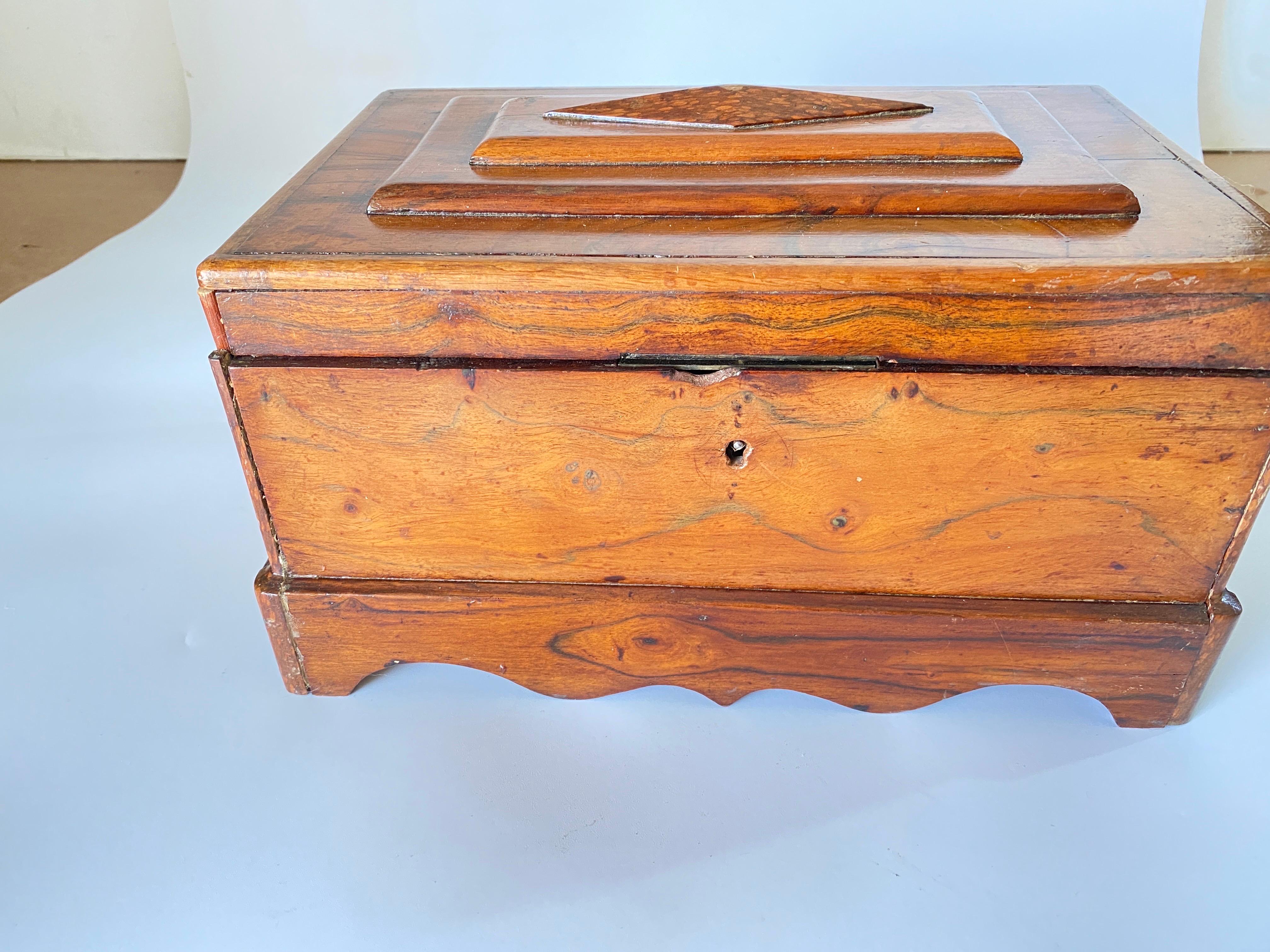 Grande boîte décorative ou à bijoux, en bois, Angleterre, 19ème siècle en vente 7