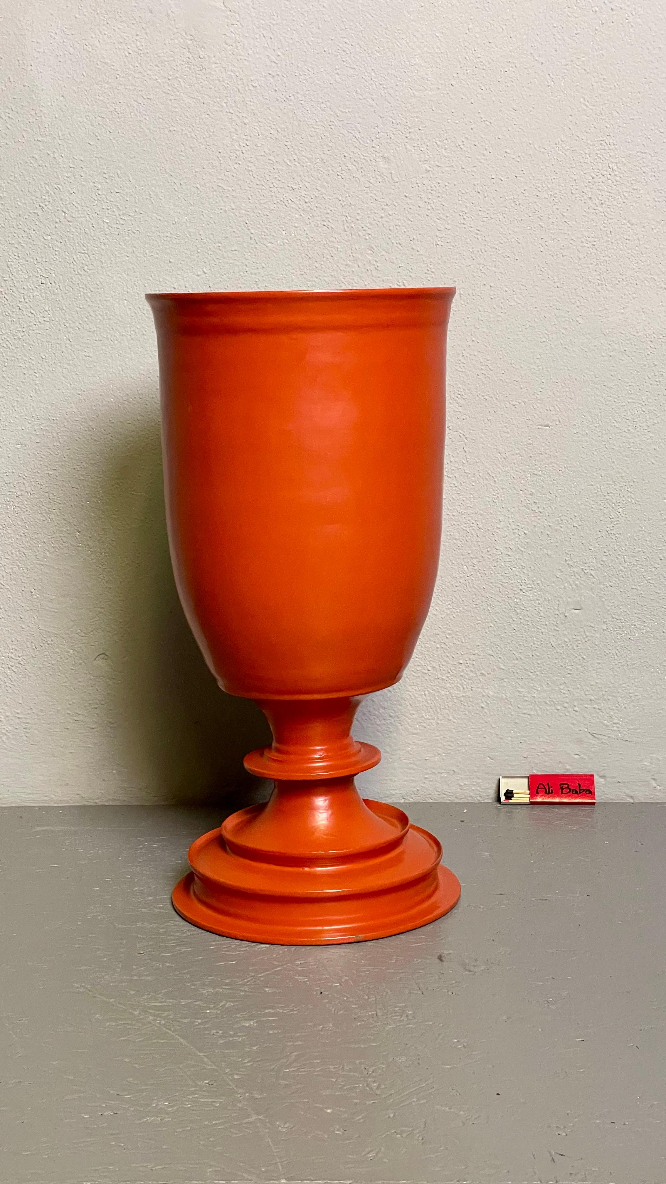 Large Decorative Orange-Red Vase In Excellent Condition For Sale In Munich, DE