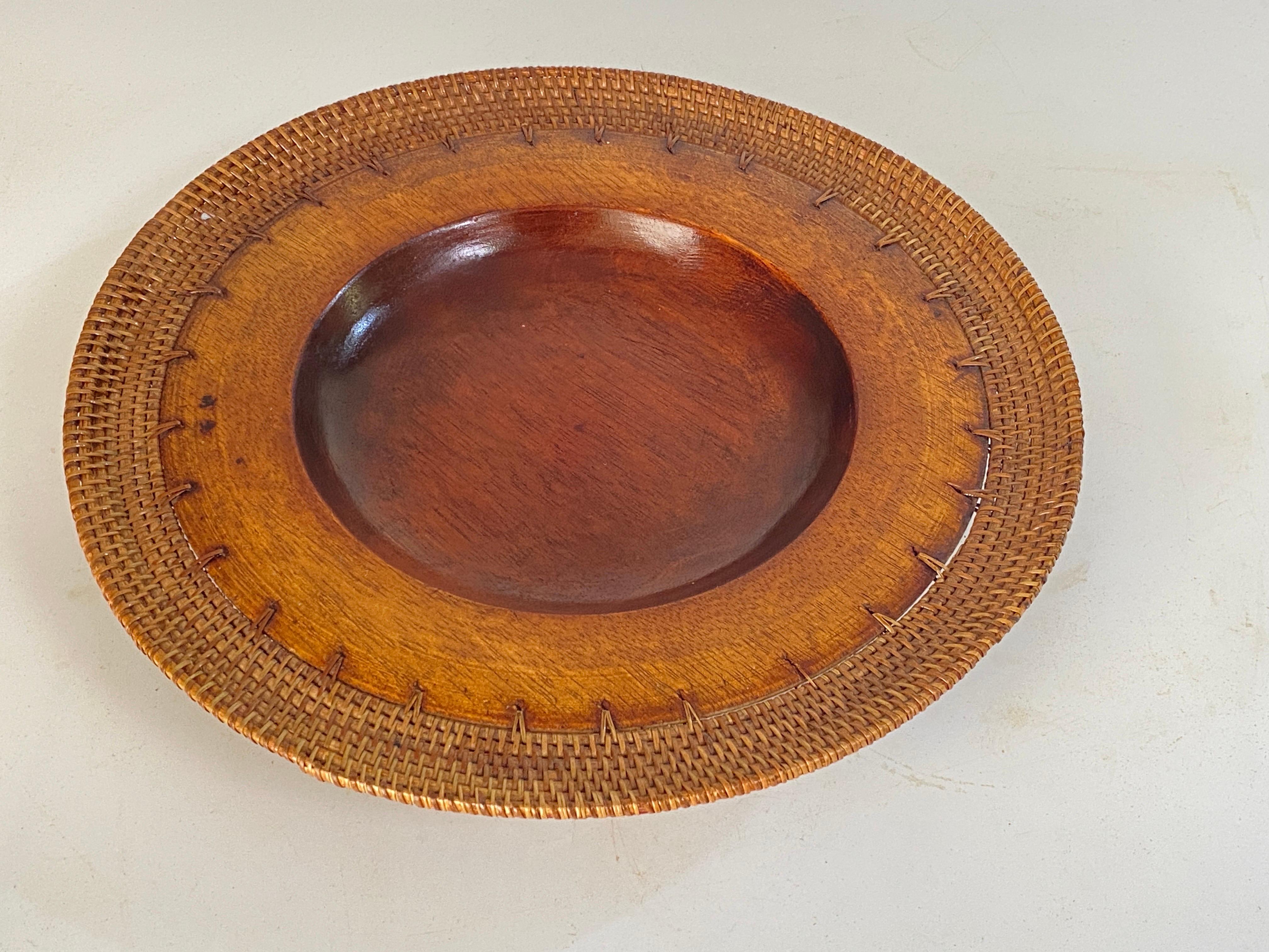 Large Decorative Scandinavian Wood Plate Old Patina Circa 1960  For Sale 4
