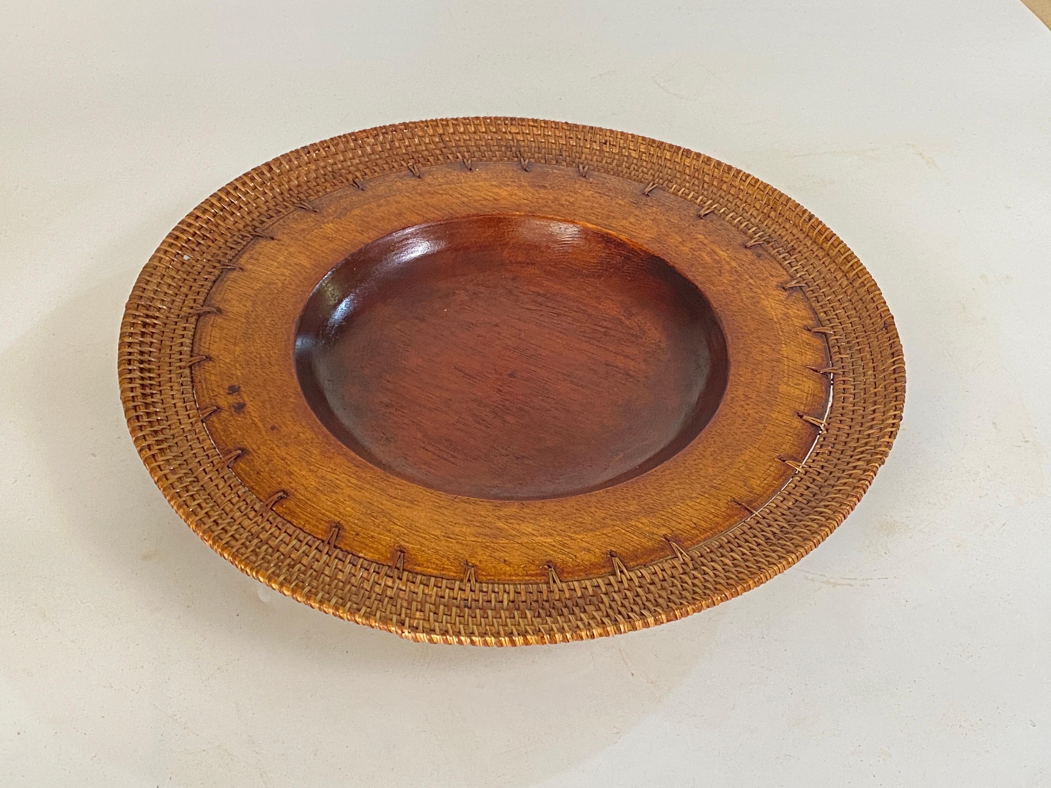 Large Decorative Scandinavian Wood Plate Old Patina Circa 1960  For Sale 5