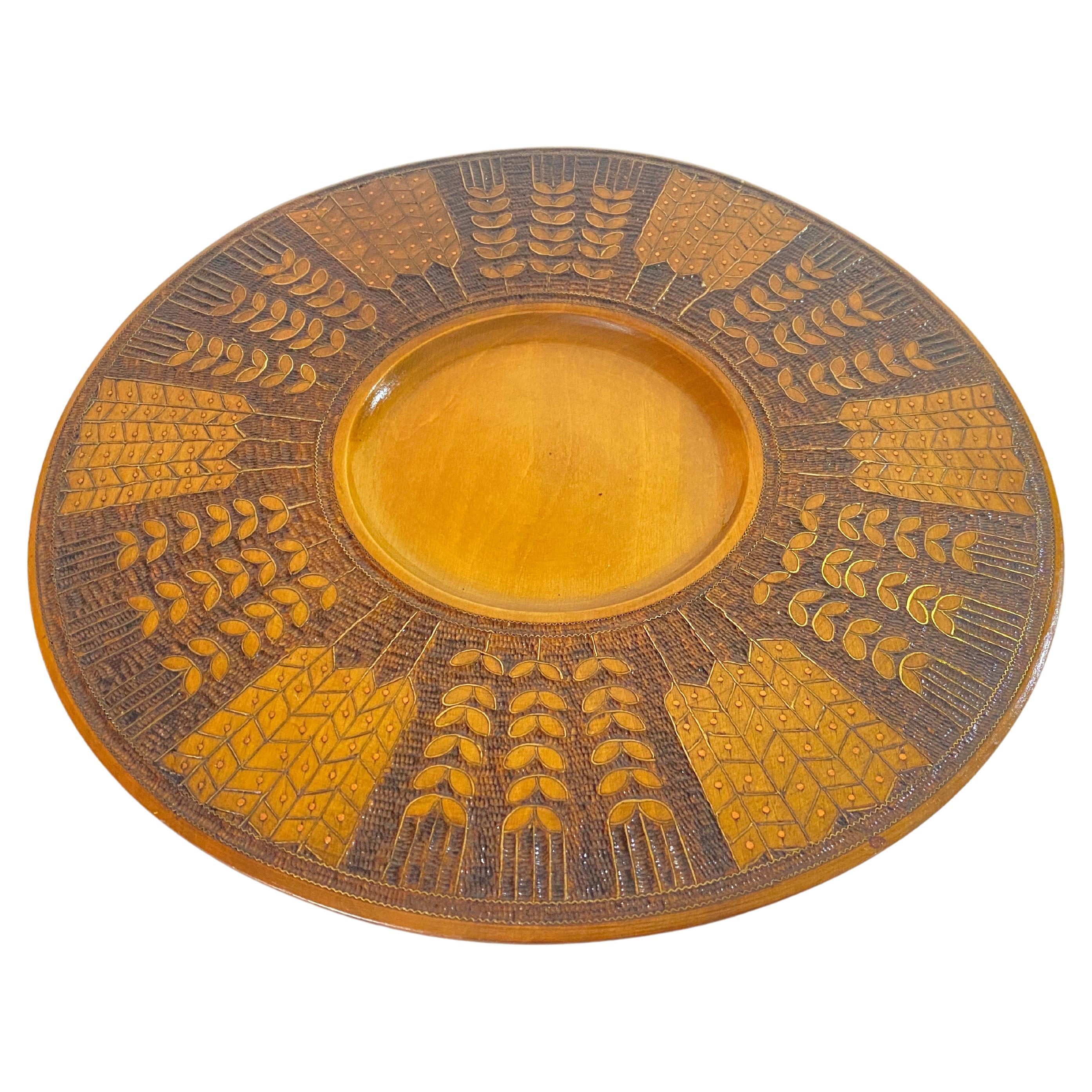 Gran Plato Decorativo Escandinavo de Madera Pátina Vieja Circa 1960