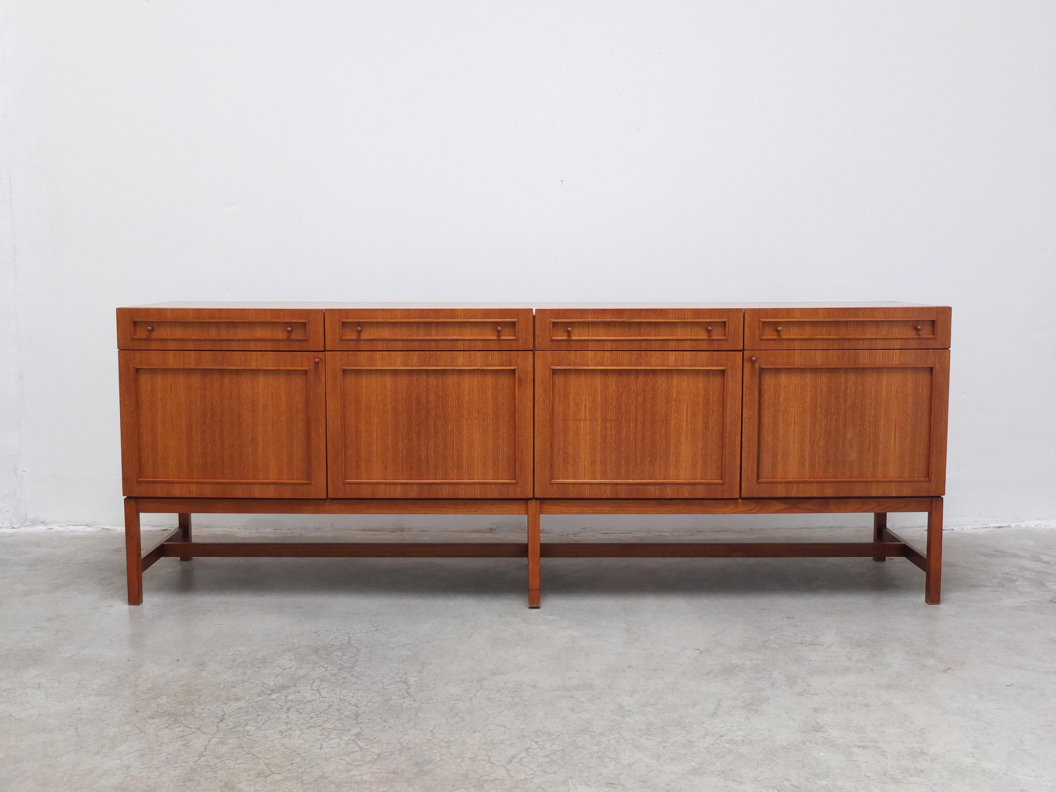 Mid-Century Modern Large Decorative Sideboard by Oswald Vermaercke for V-Form, 1966 For Sale