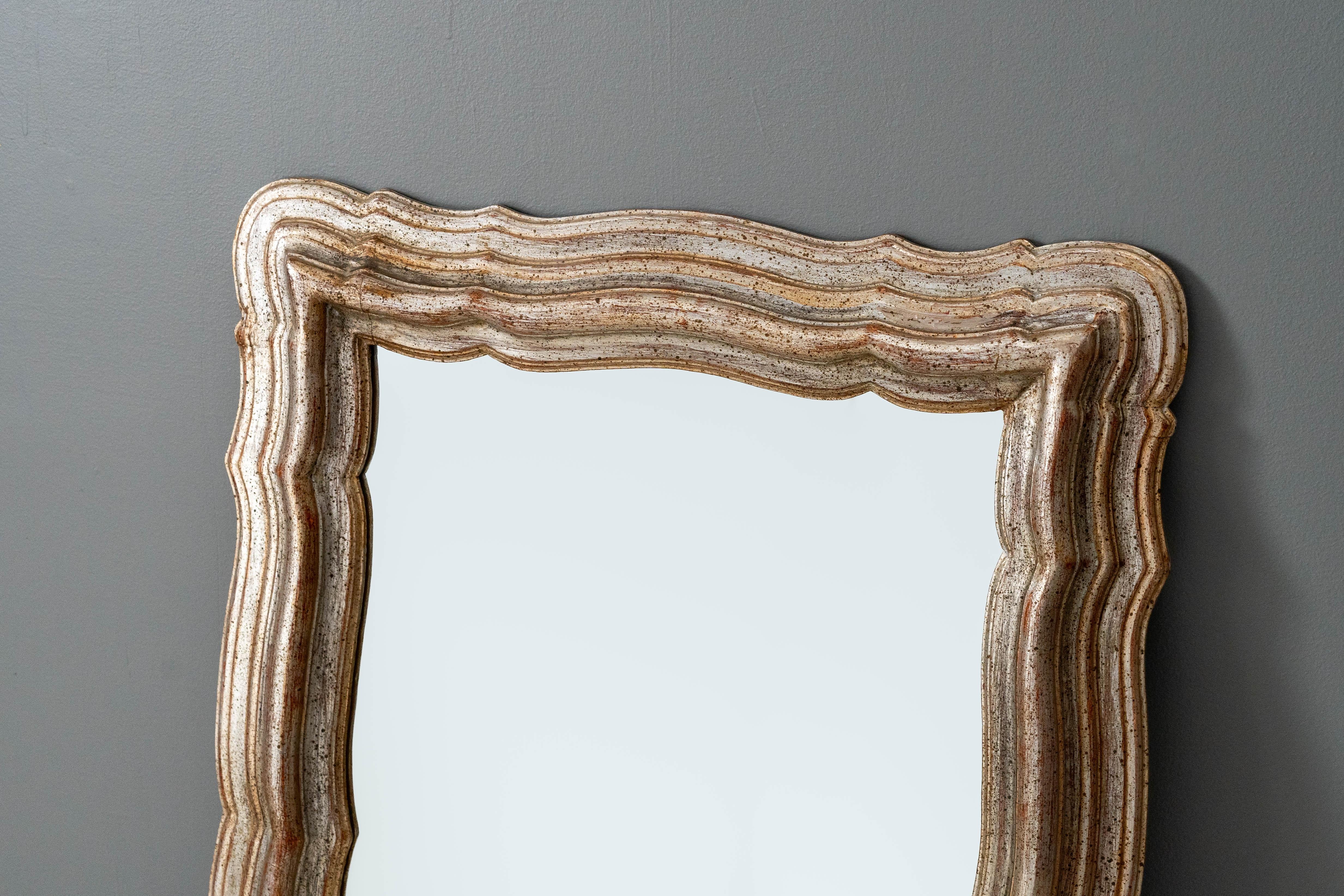 Mid-Century Modern Grand miroir décoratif à feuilles d'argent en vente