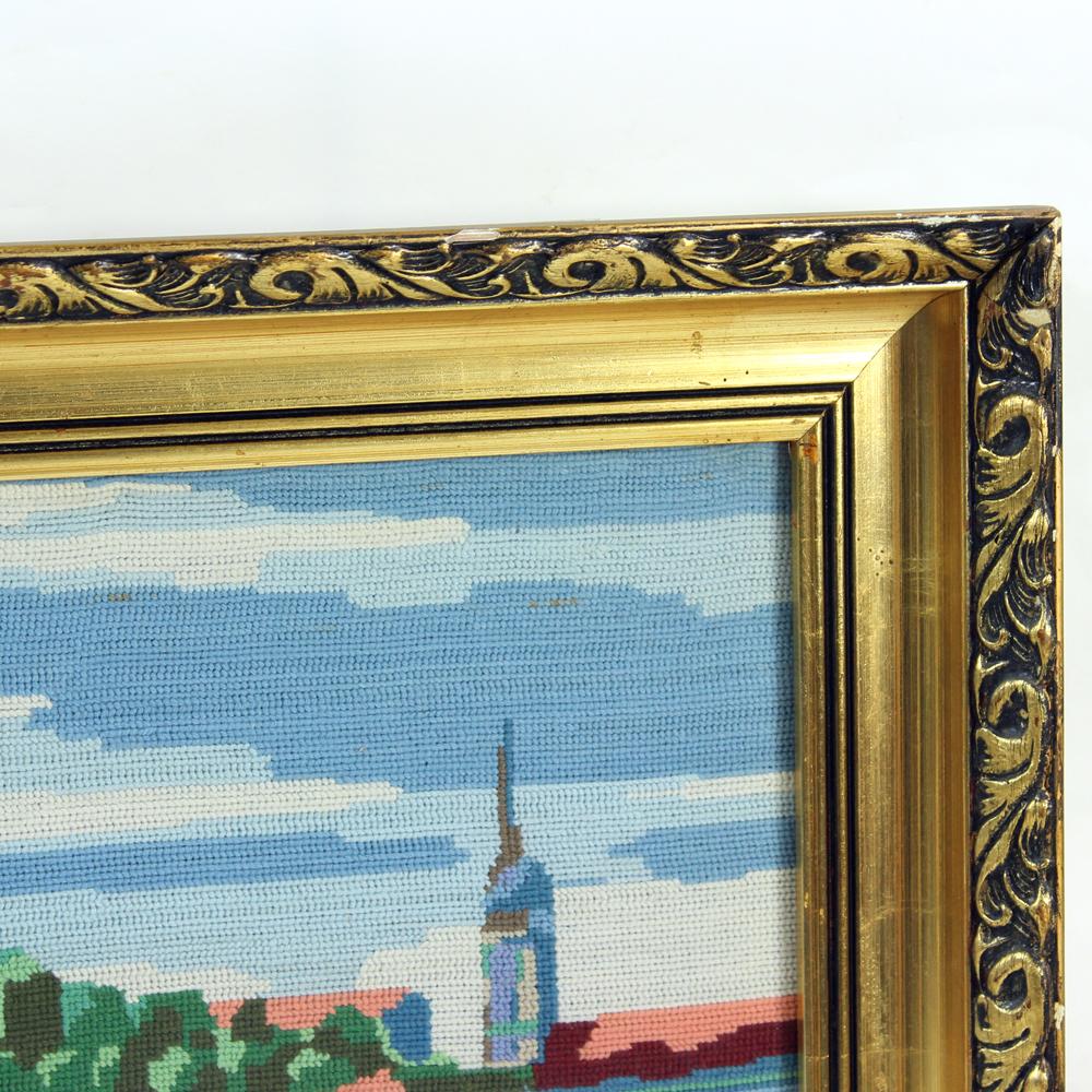 Gran Tapiz Decorativo de Pared Vintage de los Años 60 con Paisaje de Bratislava, Cz Moderno de mediados de siglo en venta