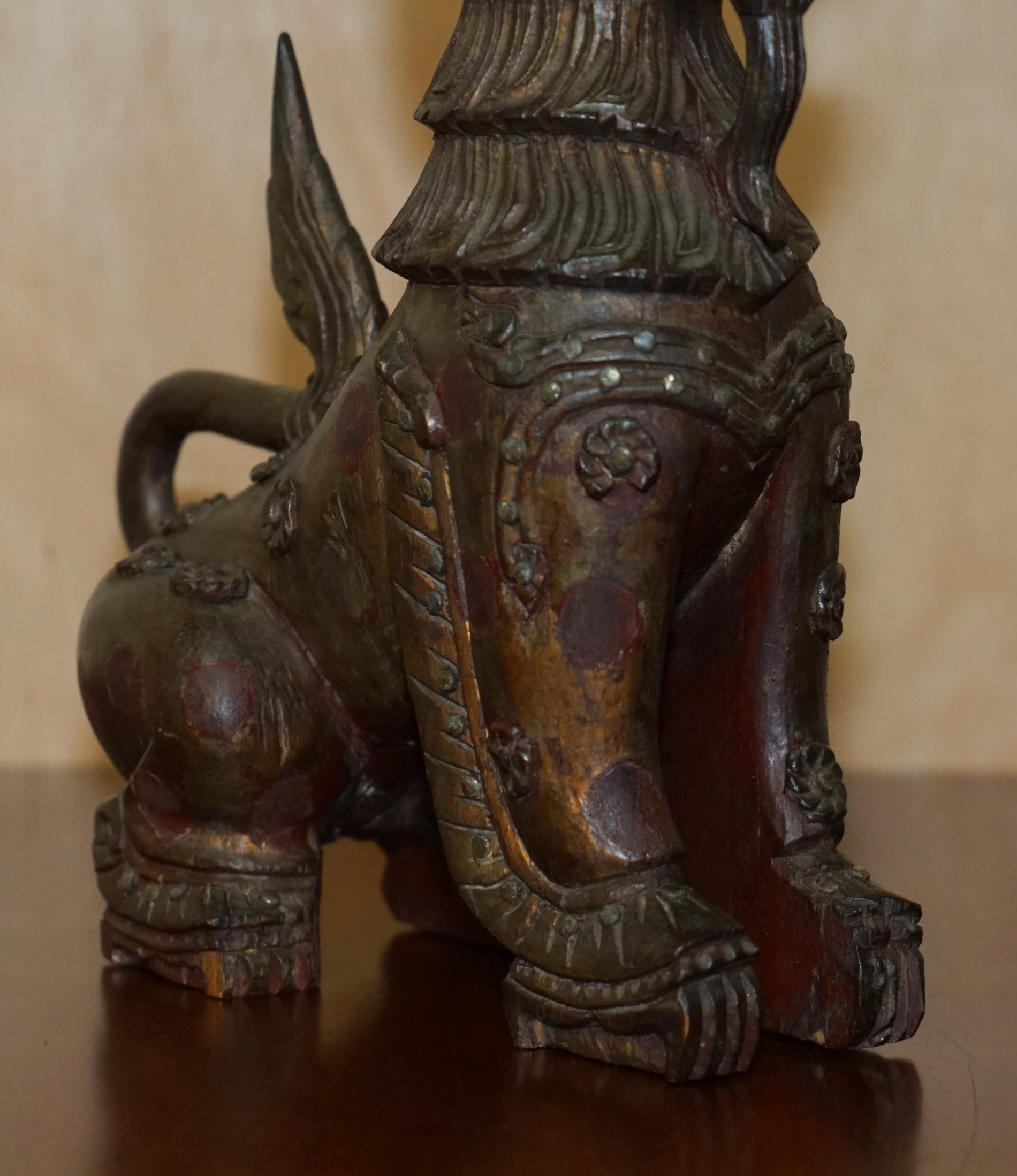 LARGE DECORATIVE VINTAGE MiD CENTURY HAND CARVED CHINESE LION FOO DOG STATUE For Sale 5