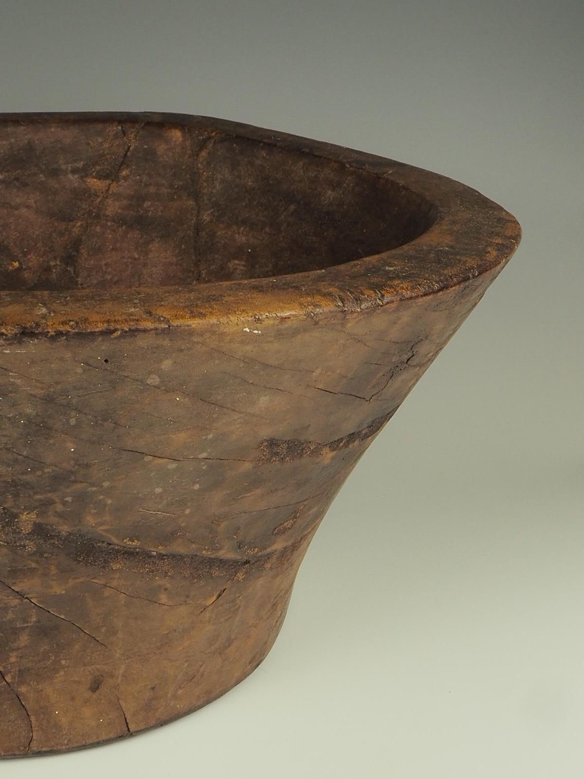 19th Century Large Decorative Wooden Carved Friut Bowl For Sale