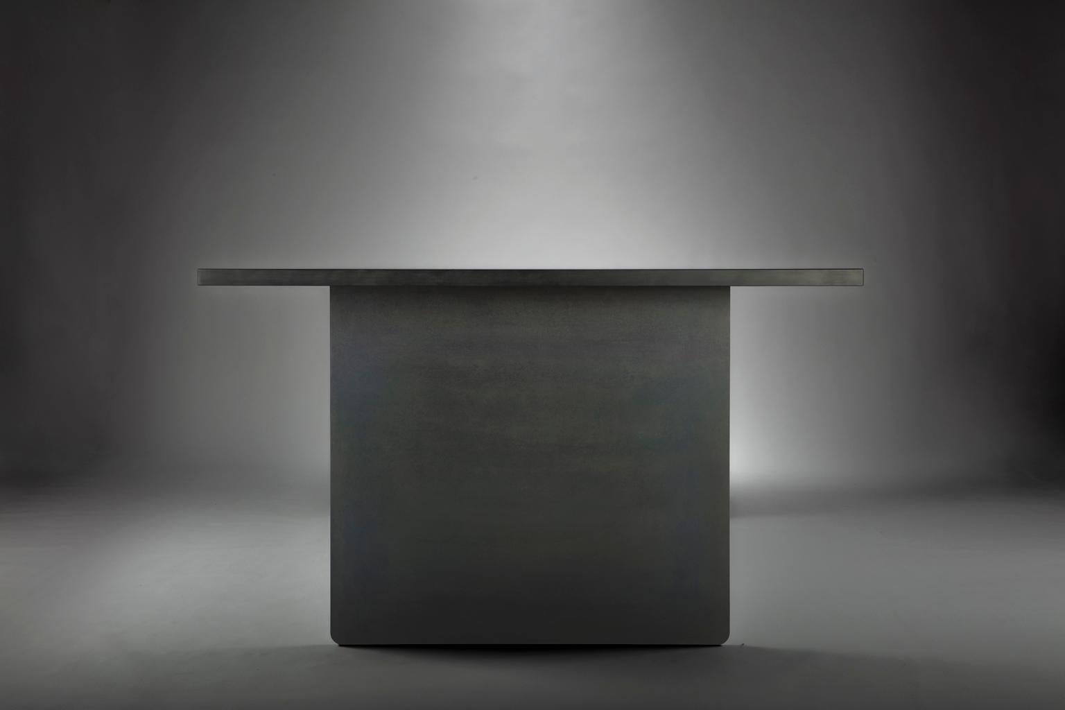 Postmoderne Grande table de salle à manger en acier noir profond en vente