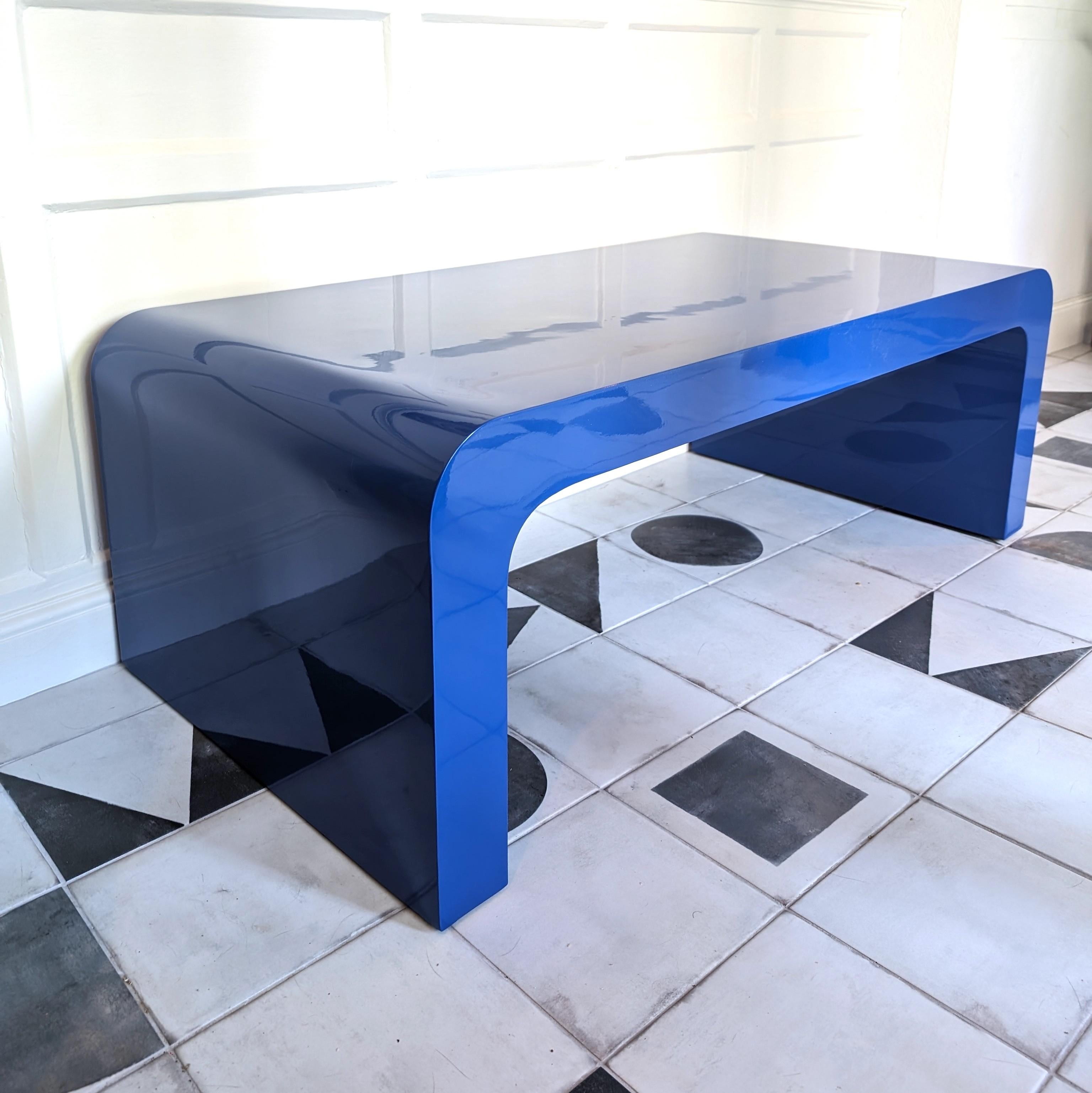 American Large deep blue postmodern vintage lacquer waterfall coffee table, USA 1980s