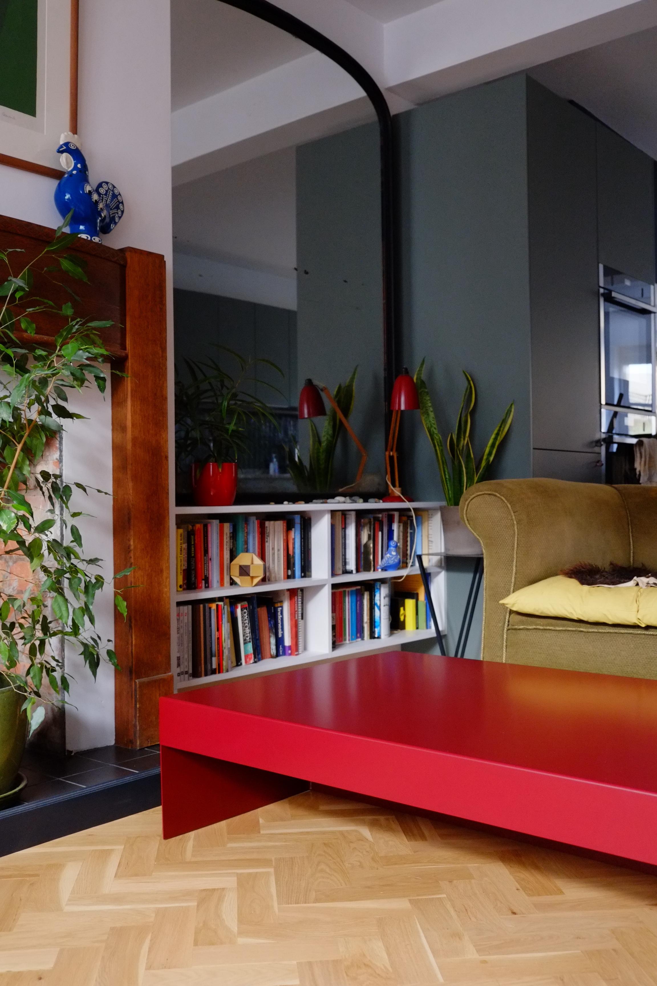 Large Deep Blue Single Form Coffee Table in Aluminium - Customisable en venta 2