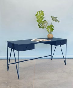 Mesa de estudio grande azul oscuro con tablero de linóleo y dos cajones - Personalizable