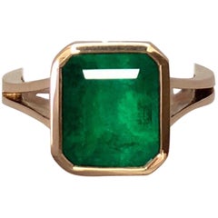 Large Deep Green 4.00 Carat Colombian Emerald Rose Gold 18 Karat Cocktail Ring Large Deep Green 4.00 Carat Colombian Emerald Rose Gold 18 Karat Cocktail Ring