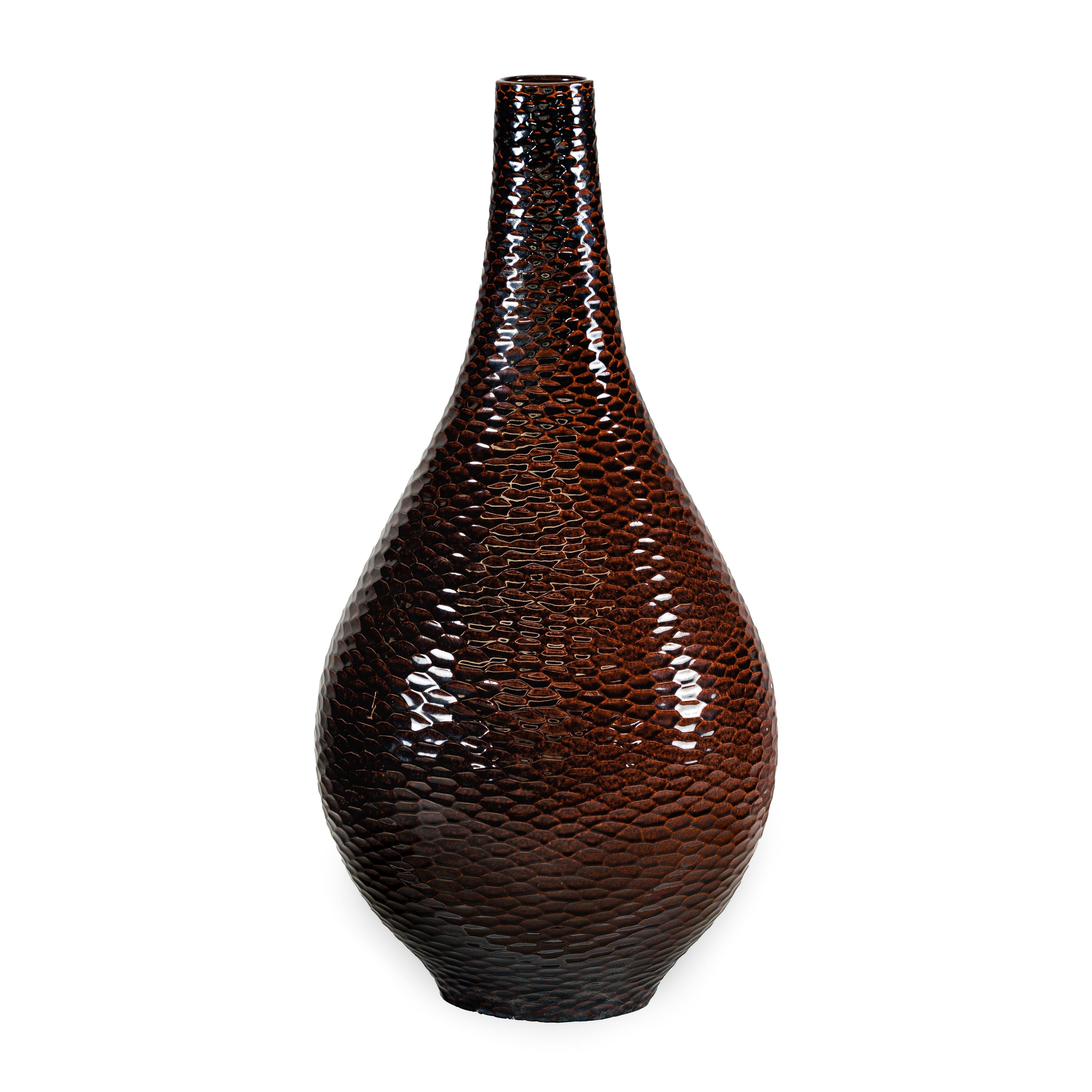 Vaso grande in ceramica artigianale marrone mogano profondo con struttura a nido d'ape in vendita 13