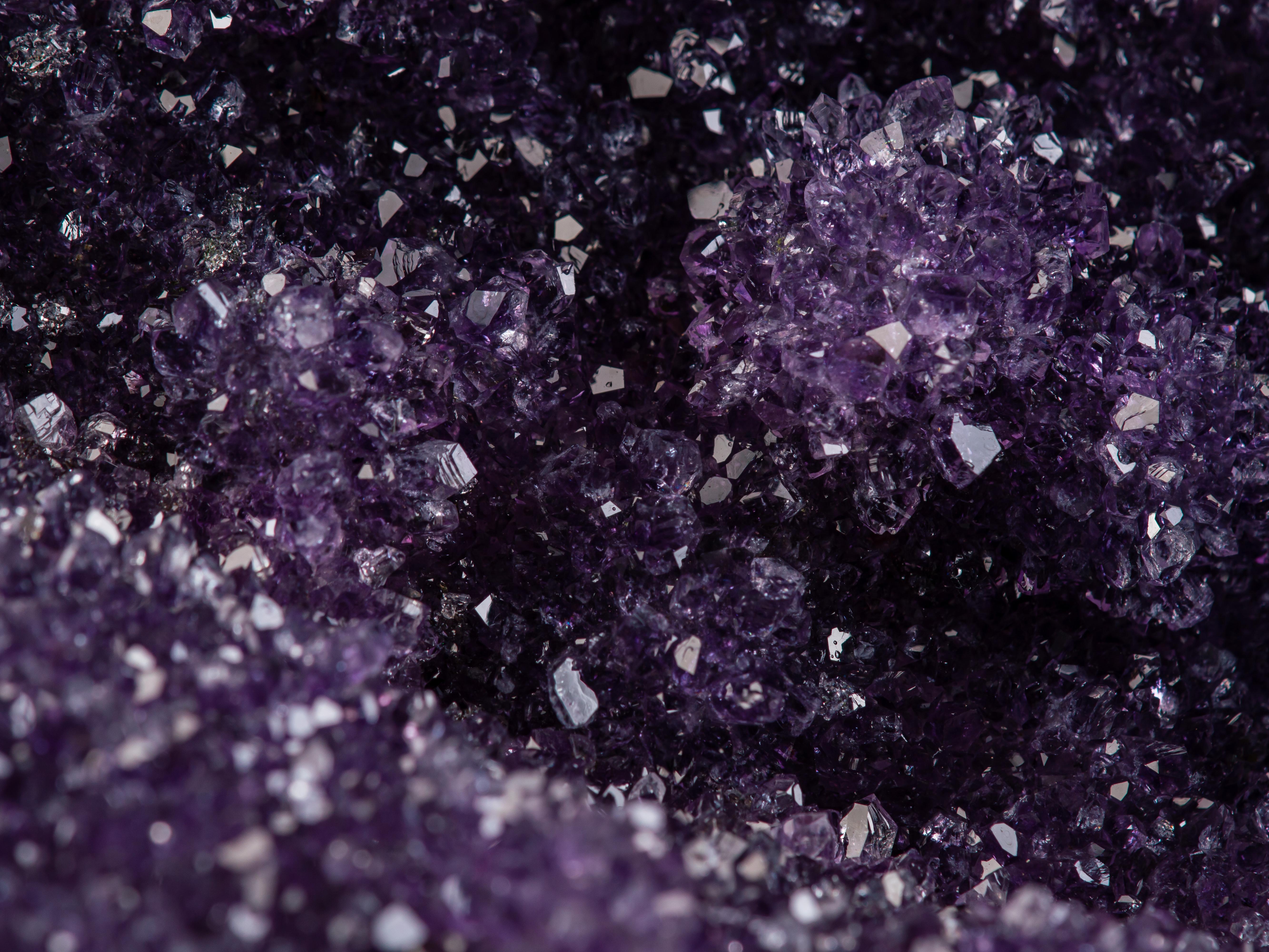 Gran Geoda Esférica Profunda de Amatista en venta 1