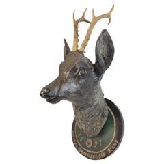 Grande tête de cerf signe de loge de tir Black Forest Folk Art Trophée en bois 1893