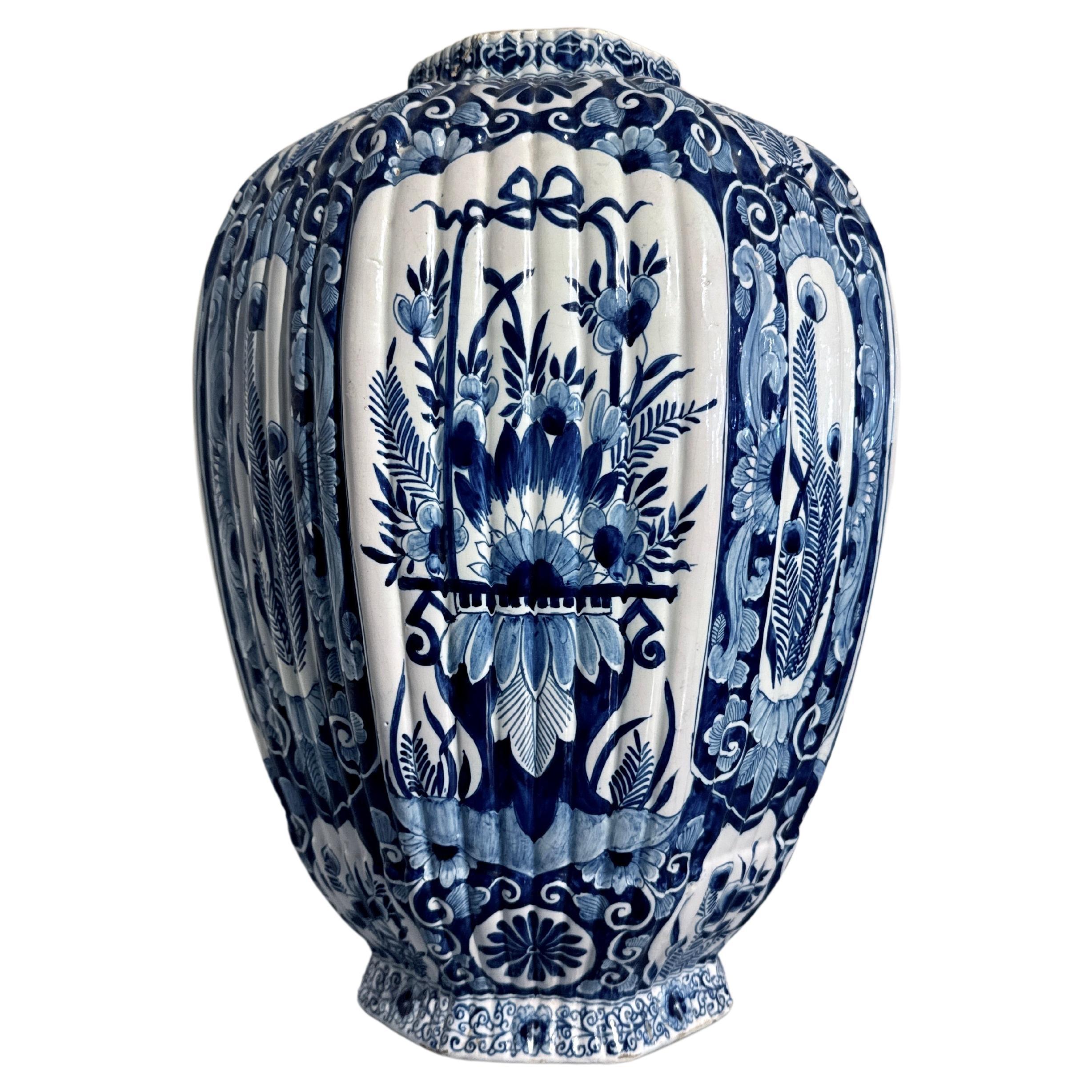Large Delft Blue and White Fluted Octagonal Jar, JV Duijn, 18th c, Netherlands For Sale