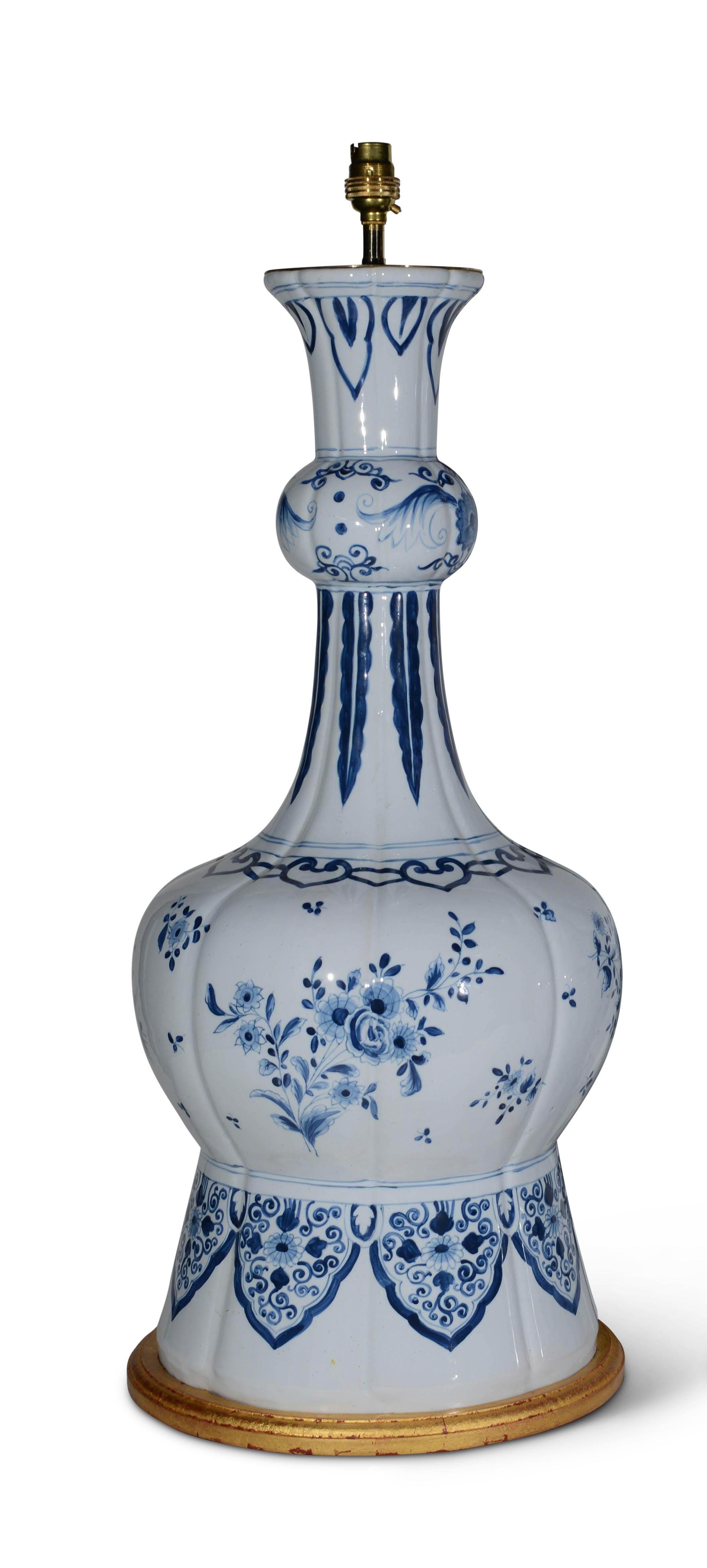 Gran par de lámparas de mesa Delft de doble cuello de ajo azules y blancas del siglo XIX en venta 2