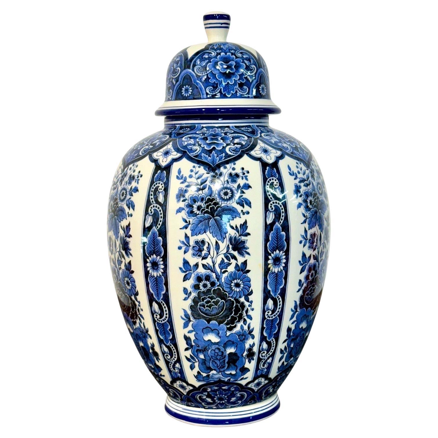 Grande vaso o barattolo di zenzero ricoperto di faience bianca e blu di Delft, XX secolo in vendita