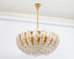 Grande e delicato lampadario in ottone dorato e cristallo di Palwa, Germania, anni '70