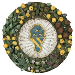 Grande Tondo in terracotta smaltata in stile Della Robbia / Scultura decorativa da parete