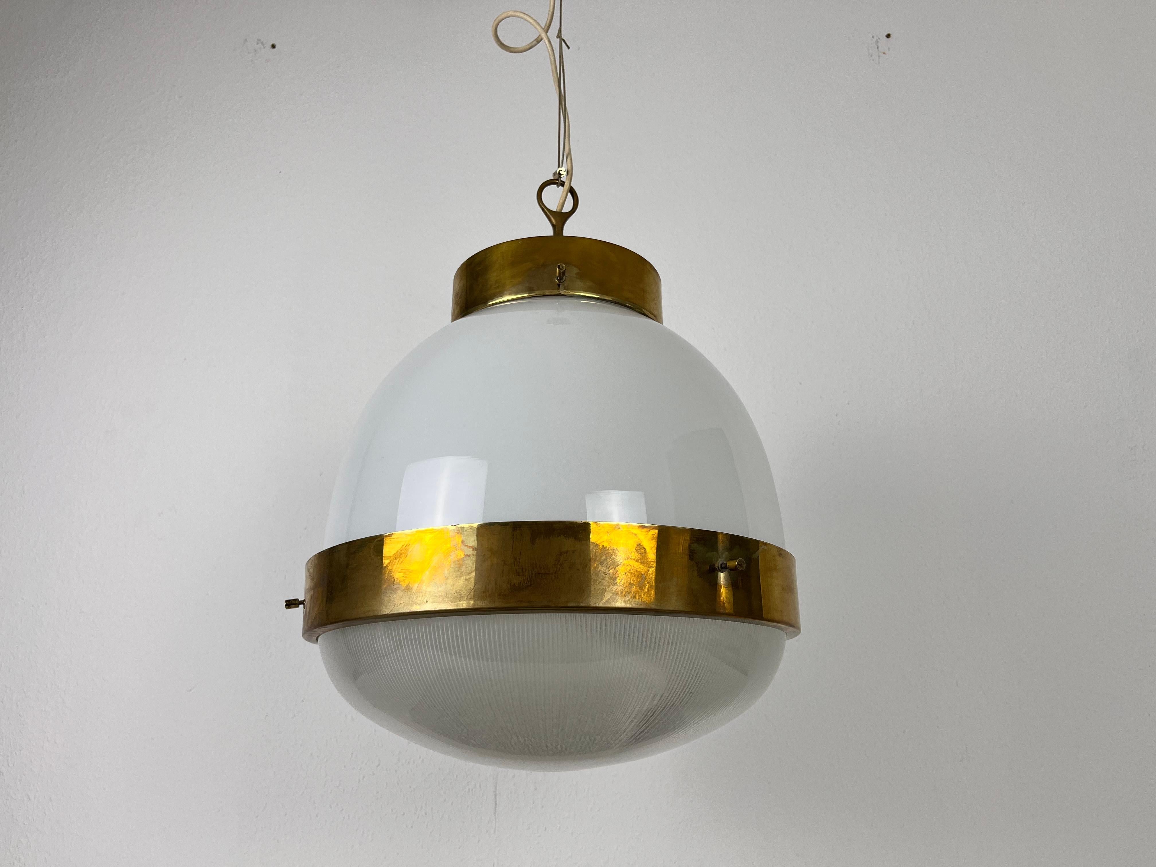 Large Delta Ceiling Lamp by Sergio Mazza for Artemide, 1960s In Good Condition For Sale In Hagenbach, DE